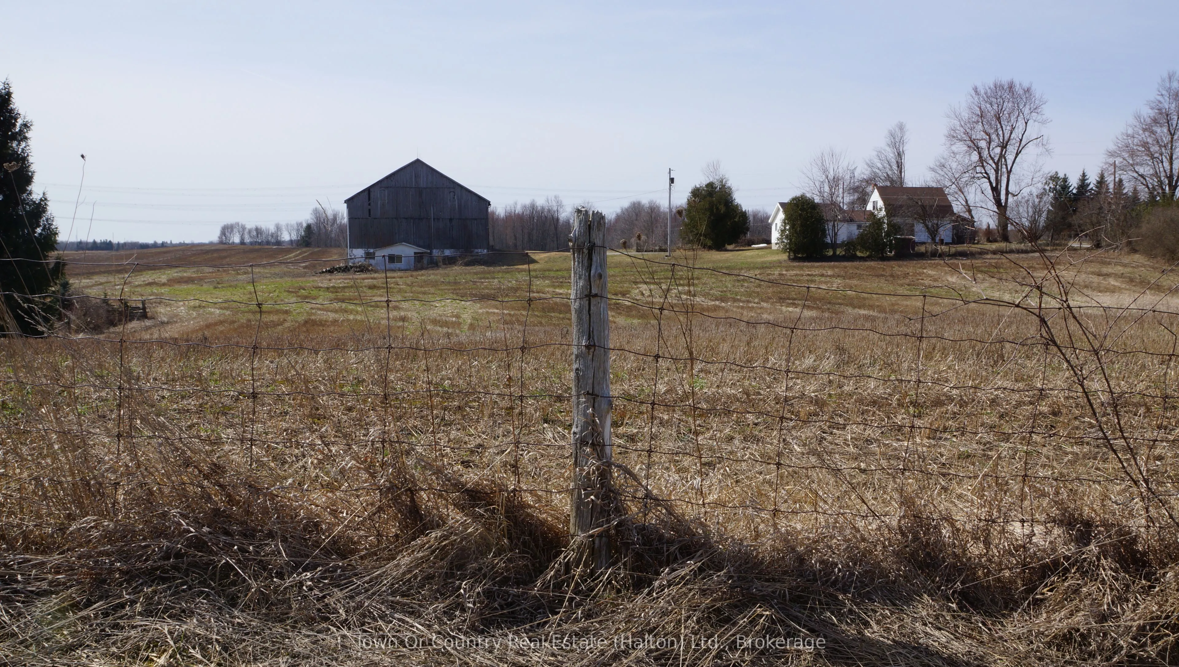 10894 32 Side Road N