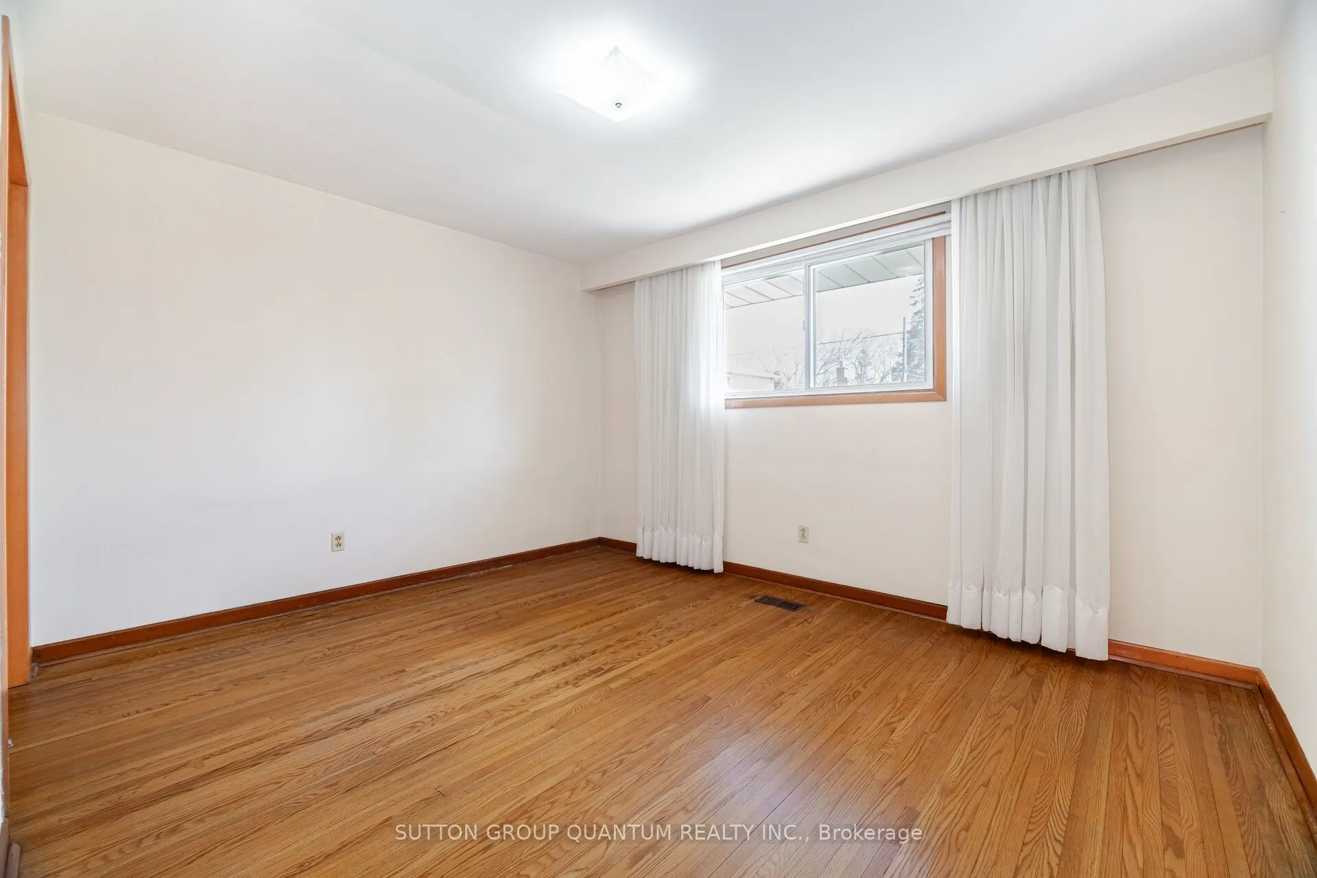 126 Angelene Street