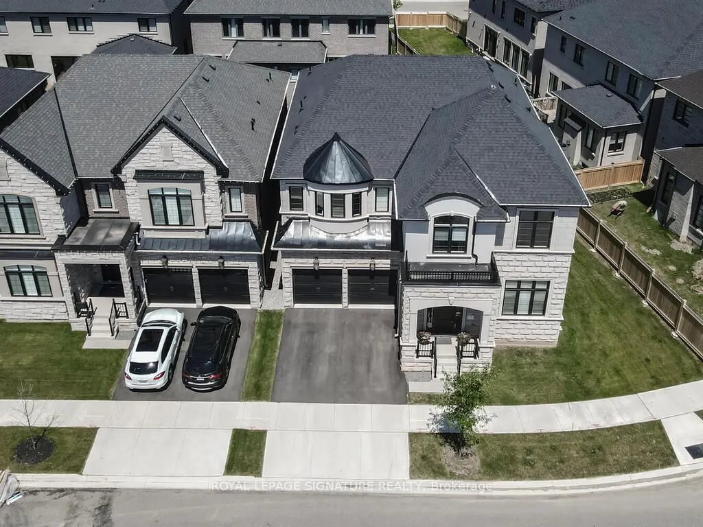 2302 Hyacinth Crescent