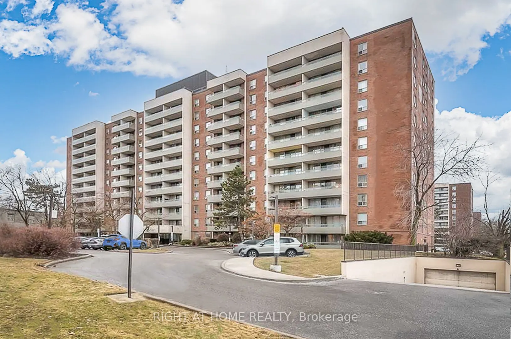 19 Four Winds Drive, #212