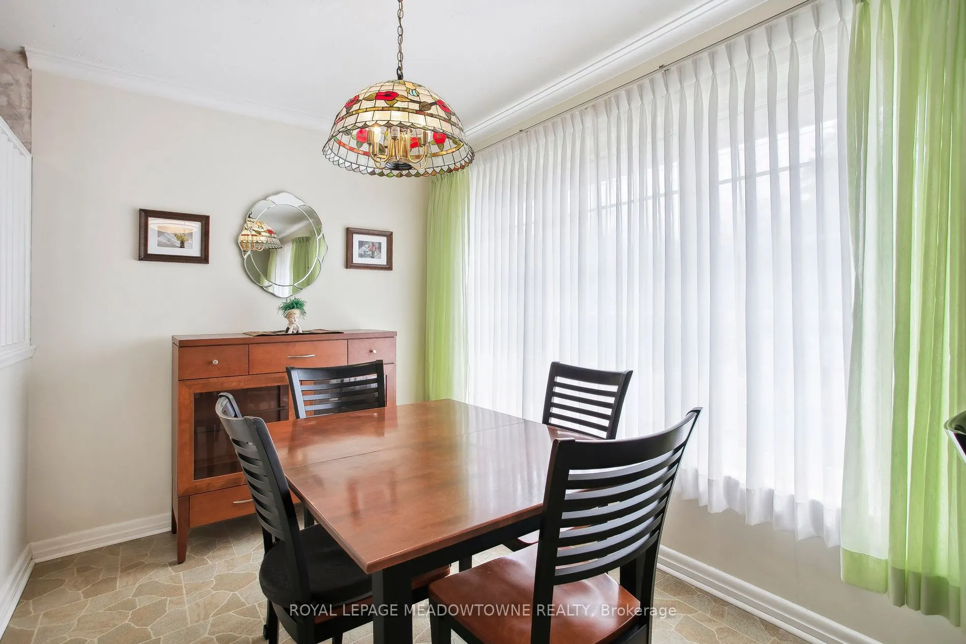 123 Vista Drive W