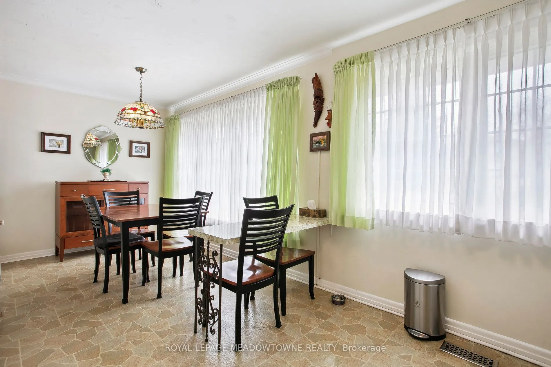 123 Vista Drive W