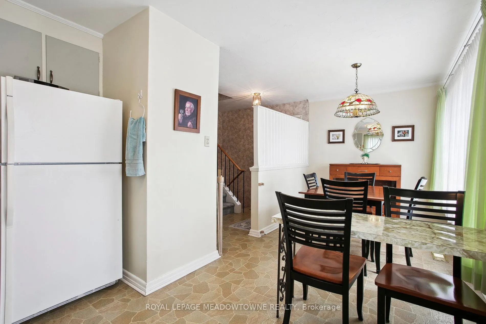 123 Vista Drive W