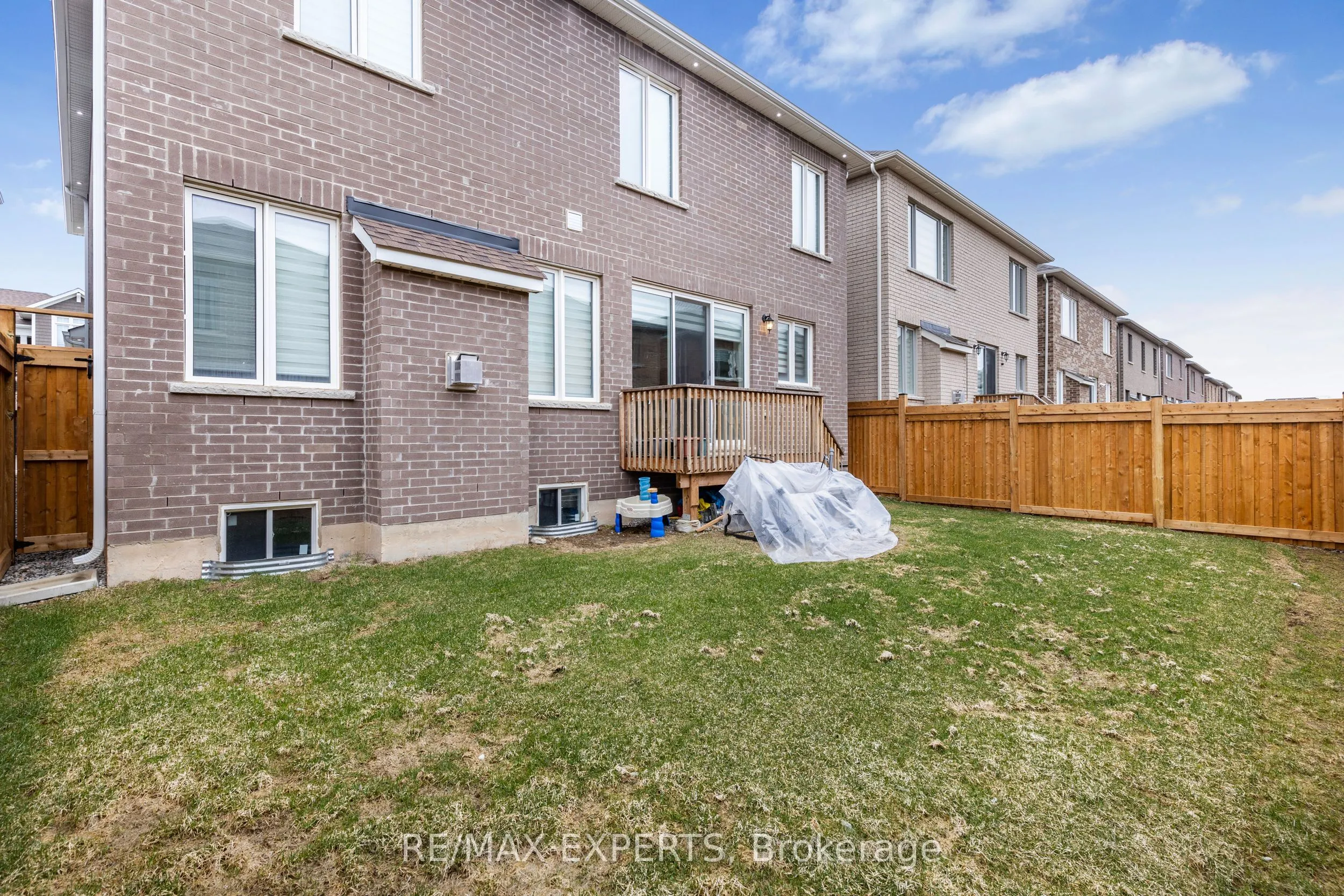 1411 Lobelia Crescent