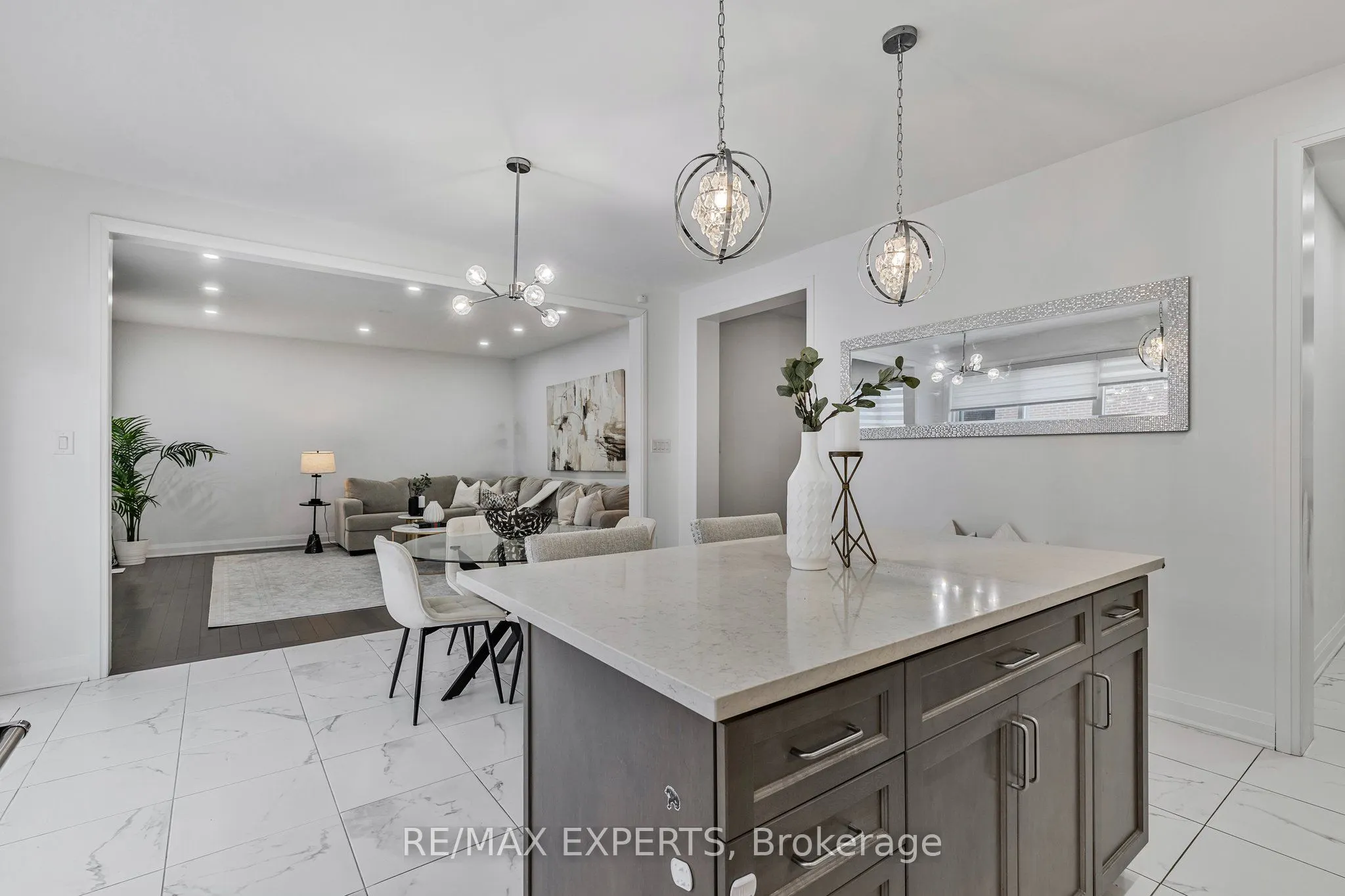 1411 Lobelia Crescent
