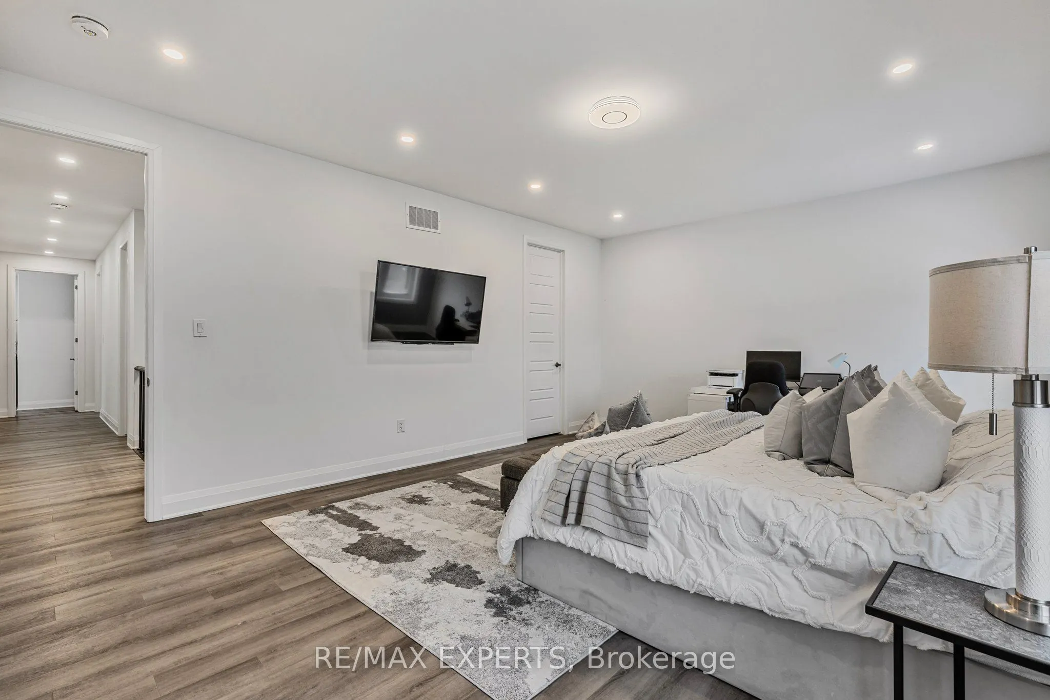1411 Lobelia Crescent