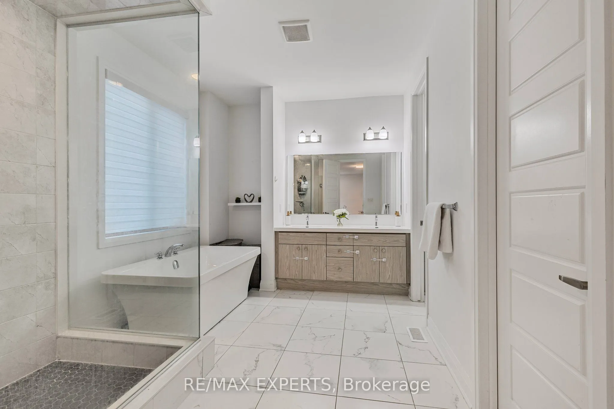 1411 Lobelia Crescent
