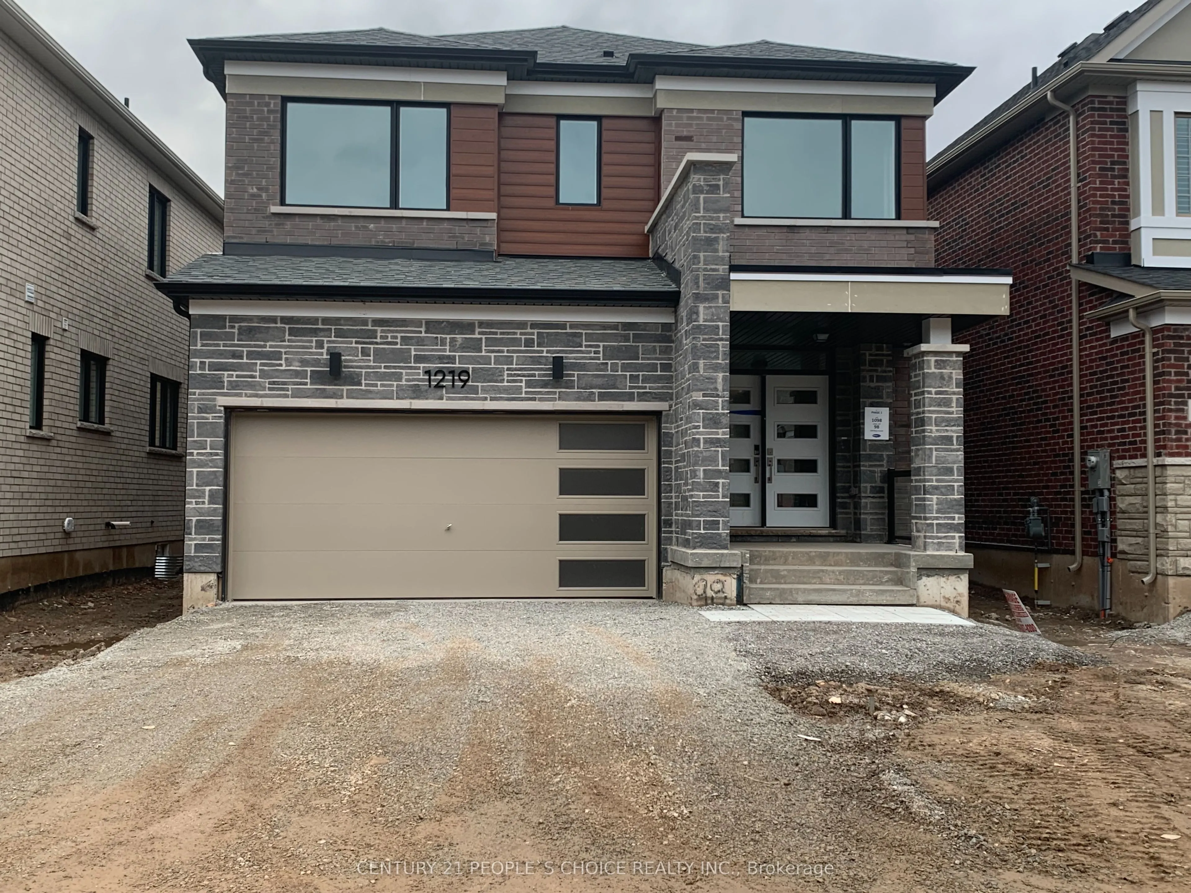 1219 Stacey Crescent