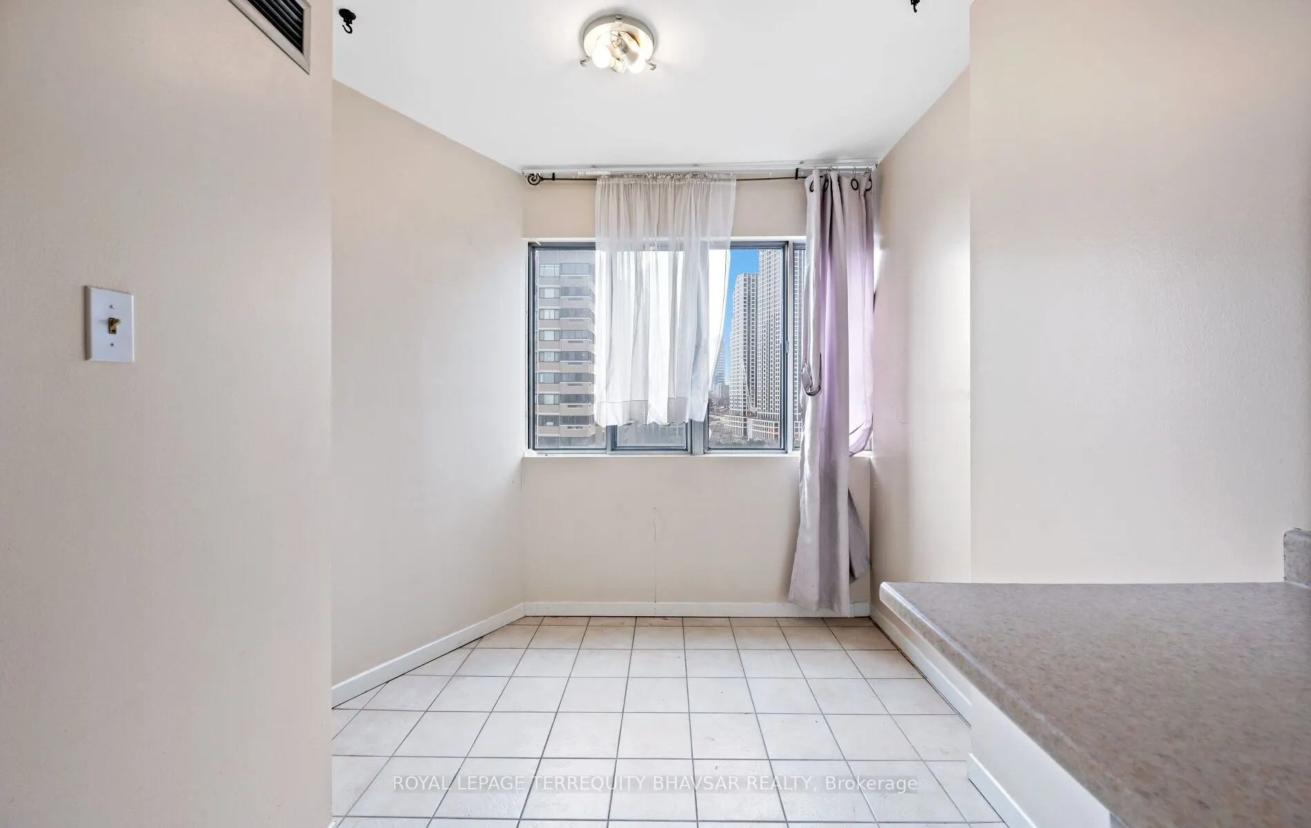 1580 Mississauga Valley Boulevard, #1611