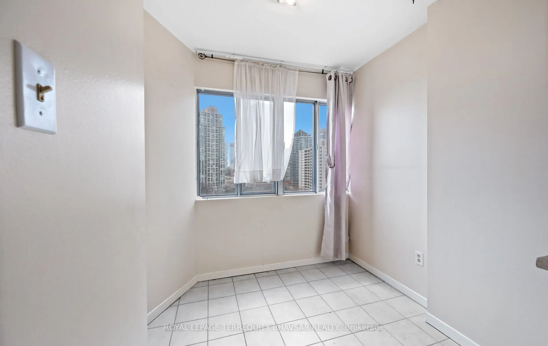 1580 Mississauga Valley Boulevard, #1611