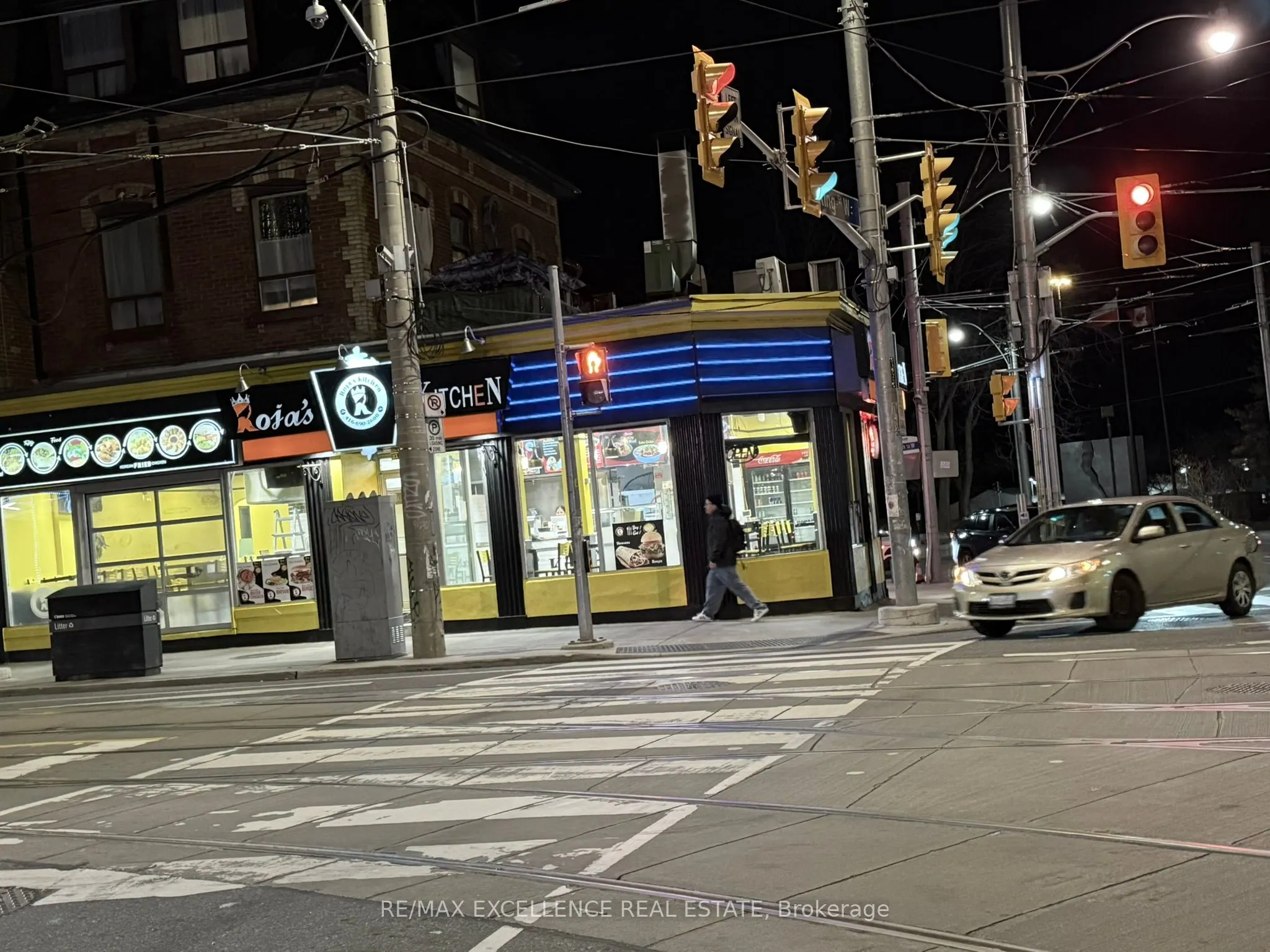 1647 Queen Street W