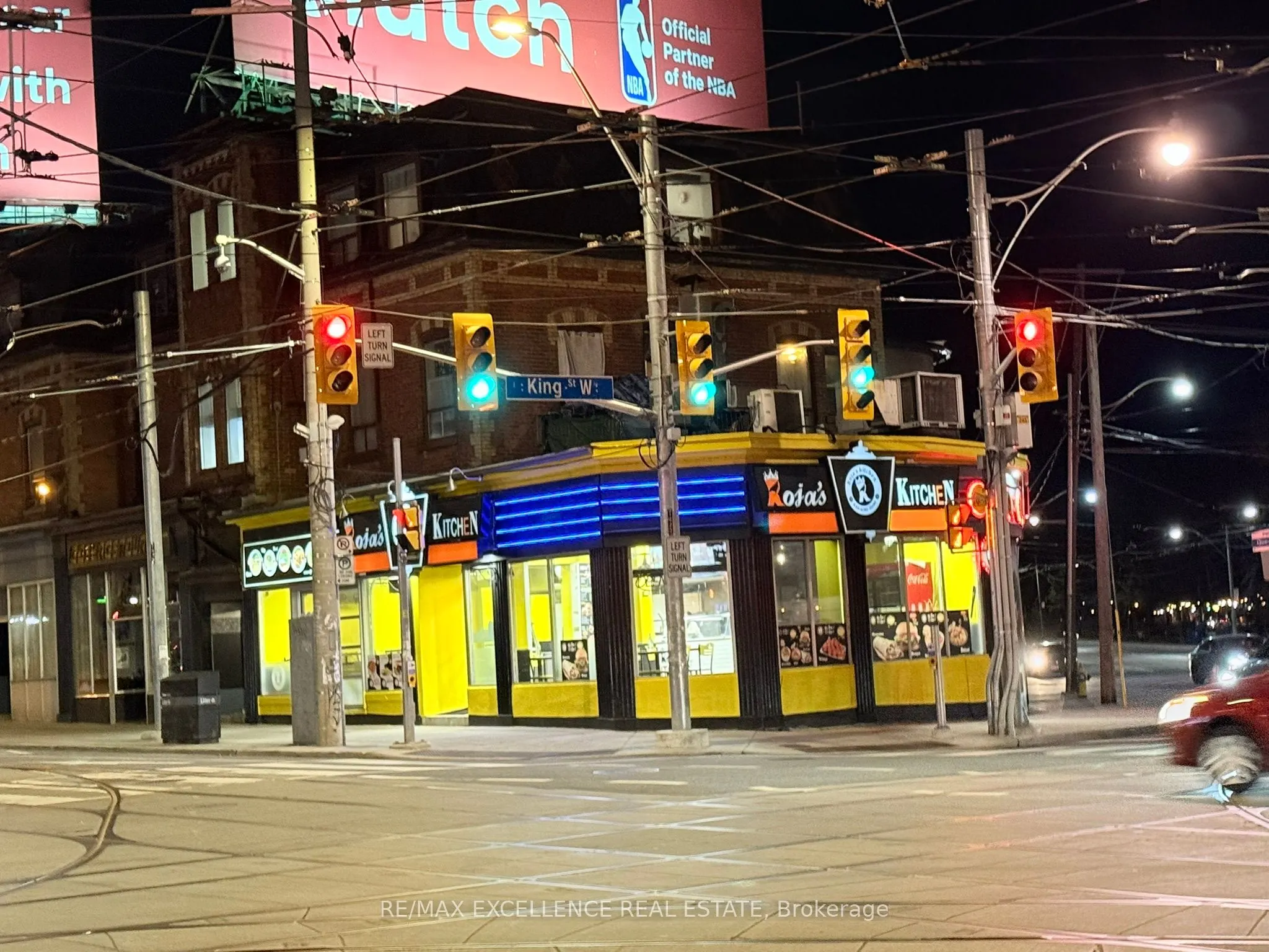 1647 Queen Street W