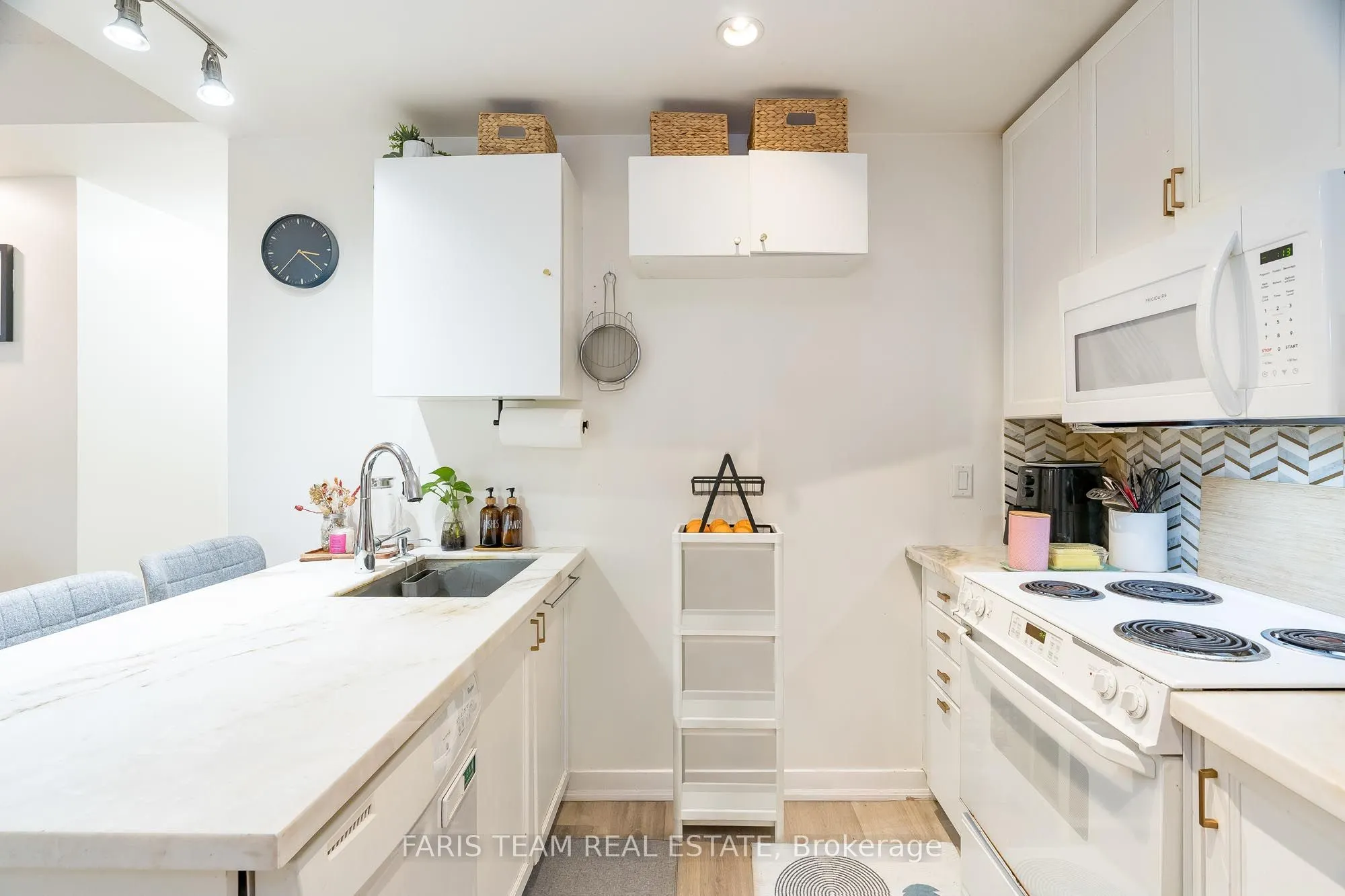 88 Palace Pier Court, #806