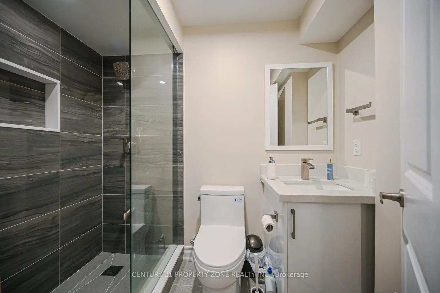 1544 Leger Way
