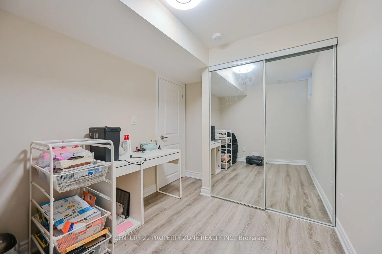1544 Leger Way