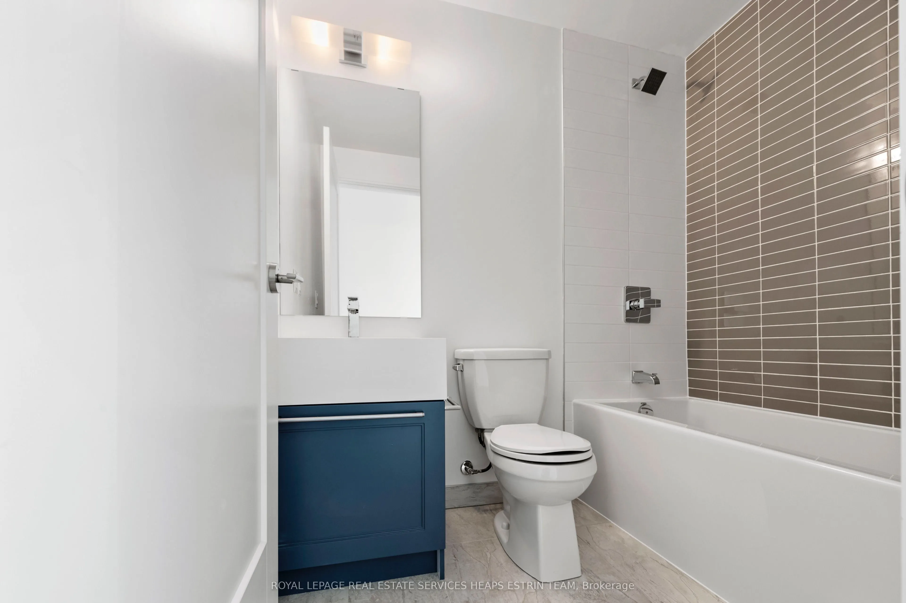25 Neighbourhood Lane, #514