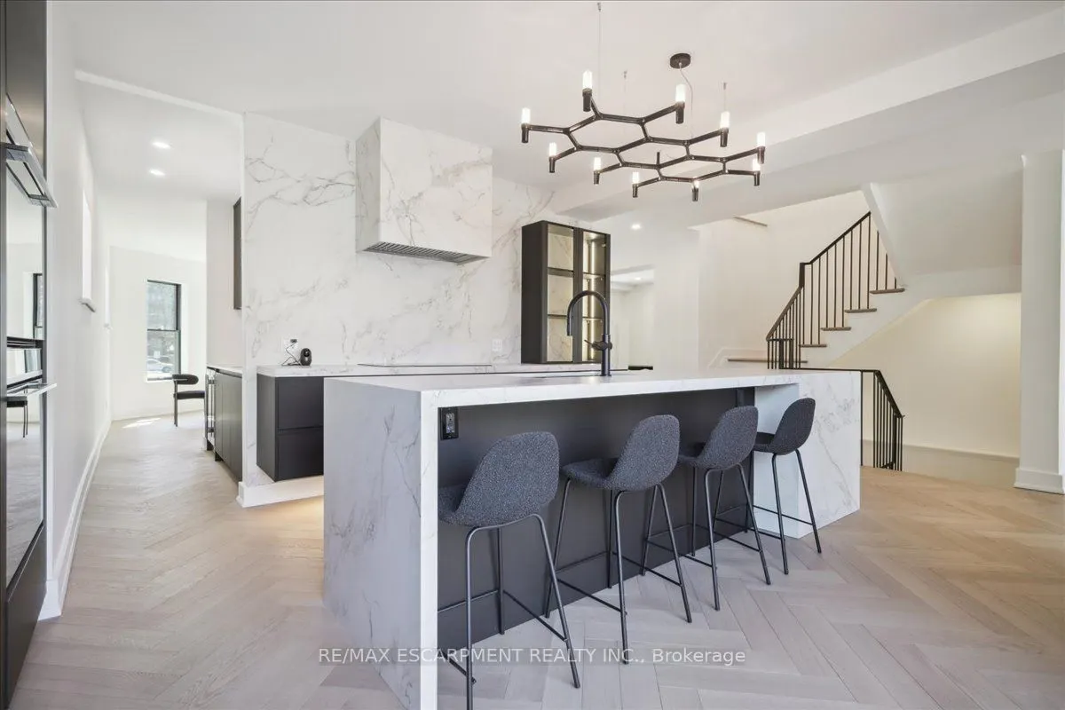 2187 Lakeshore Road