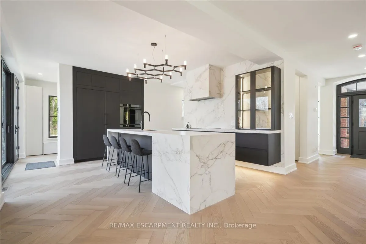 2187 Lakeshore Road