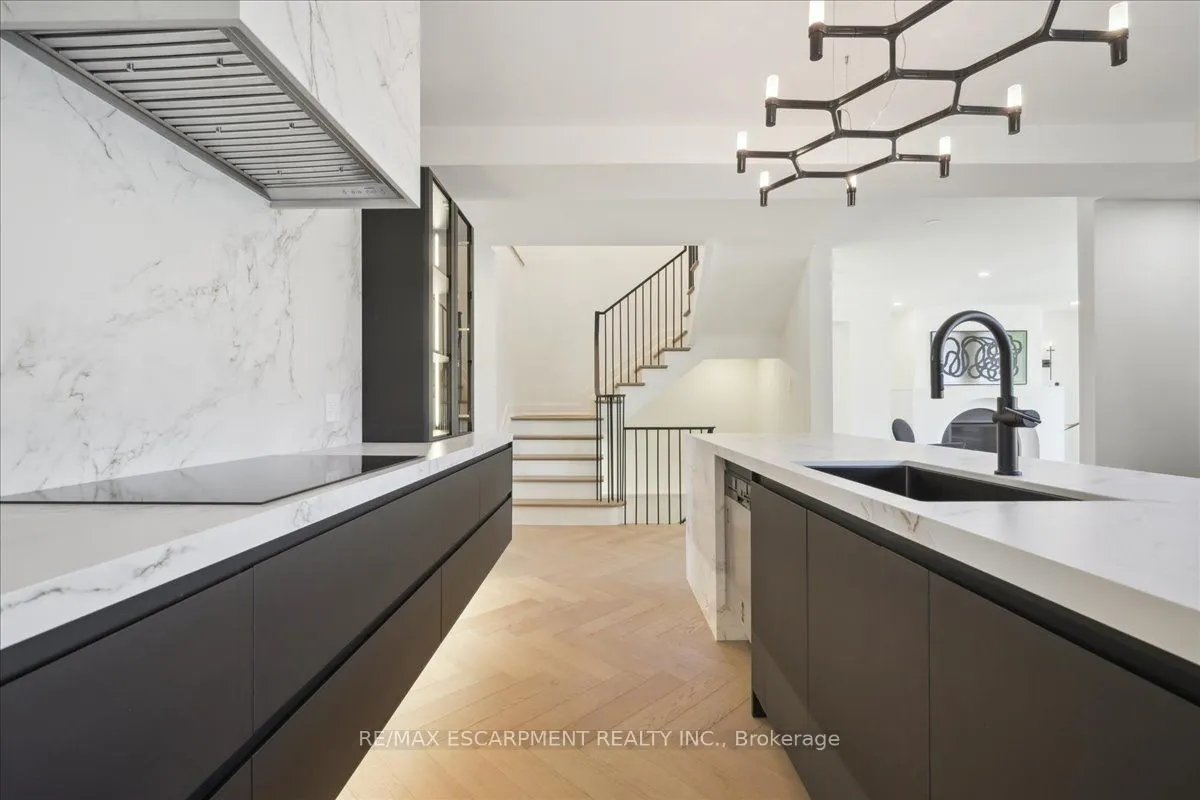 2187 Lakeshore Road