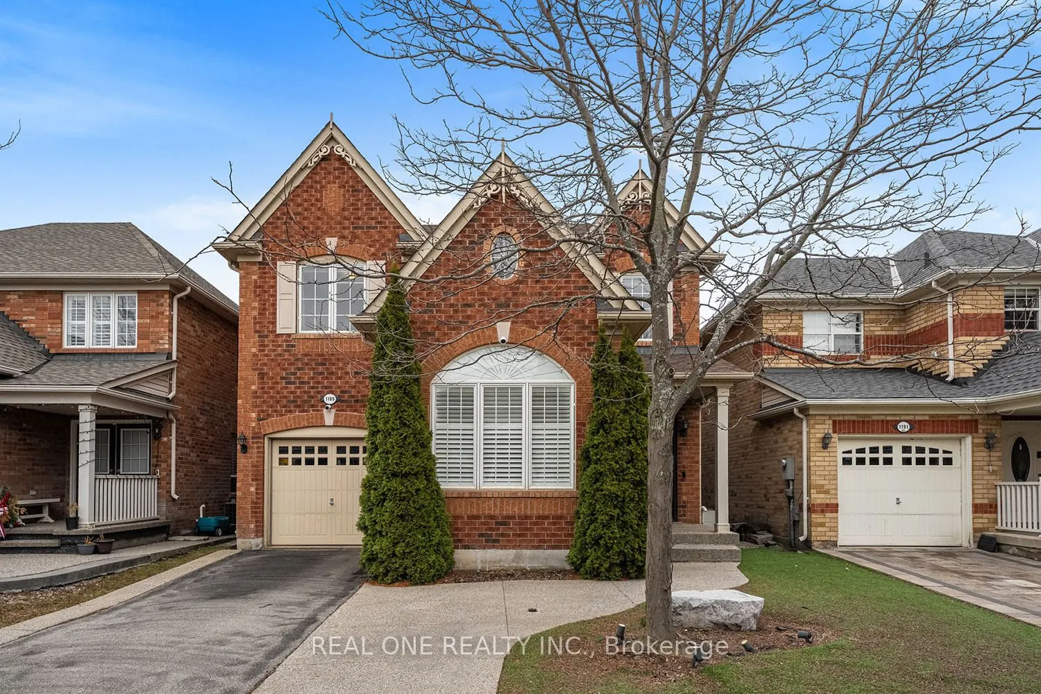 1189 Barr Crescent