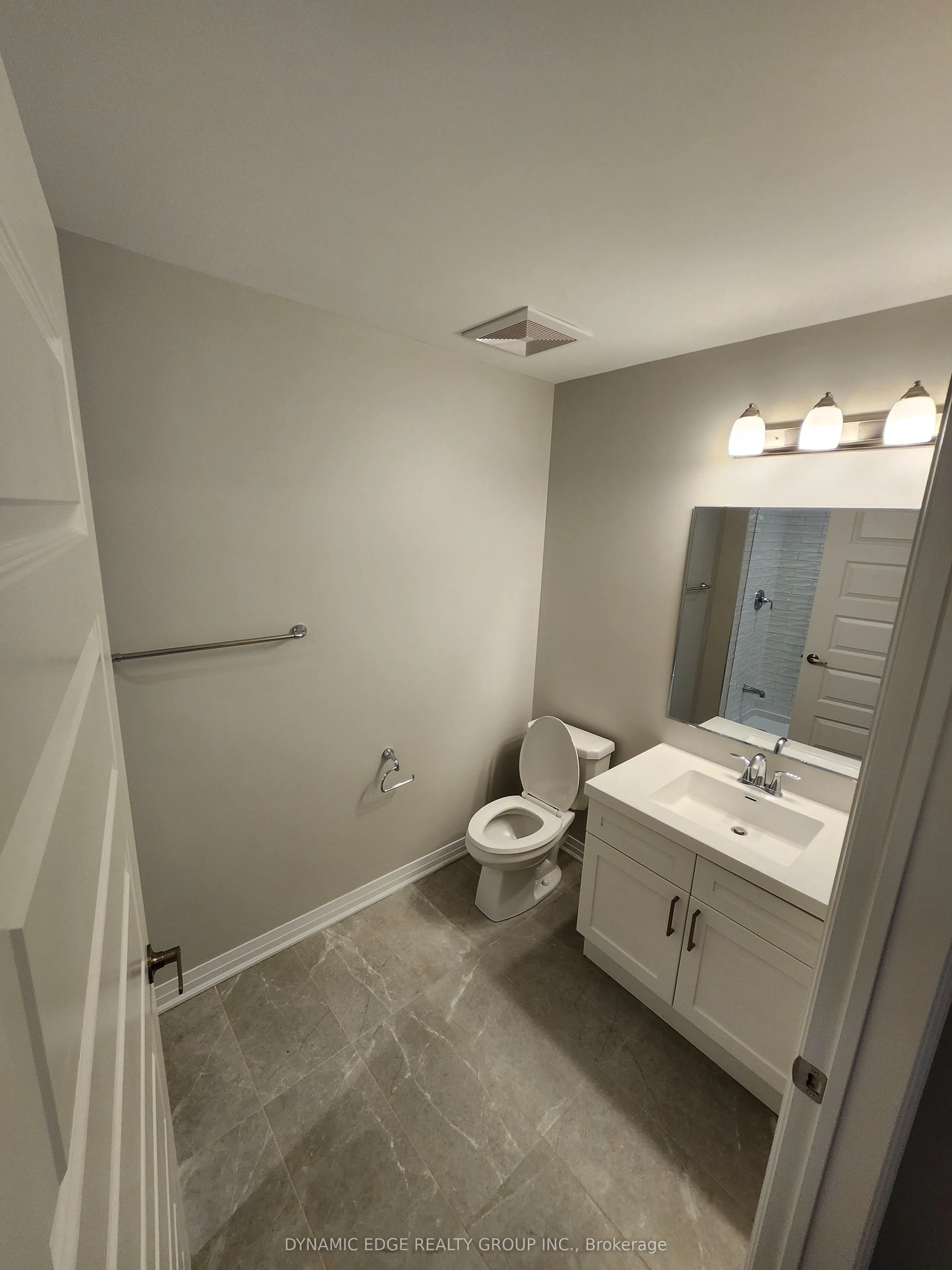 470 Gordon Krantz Avenue, #512