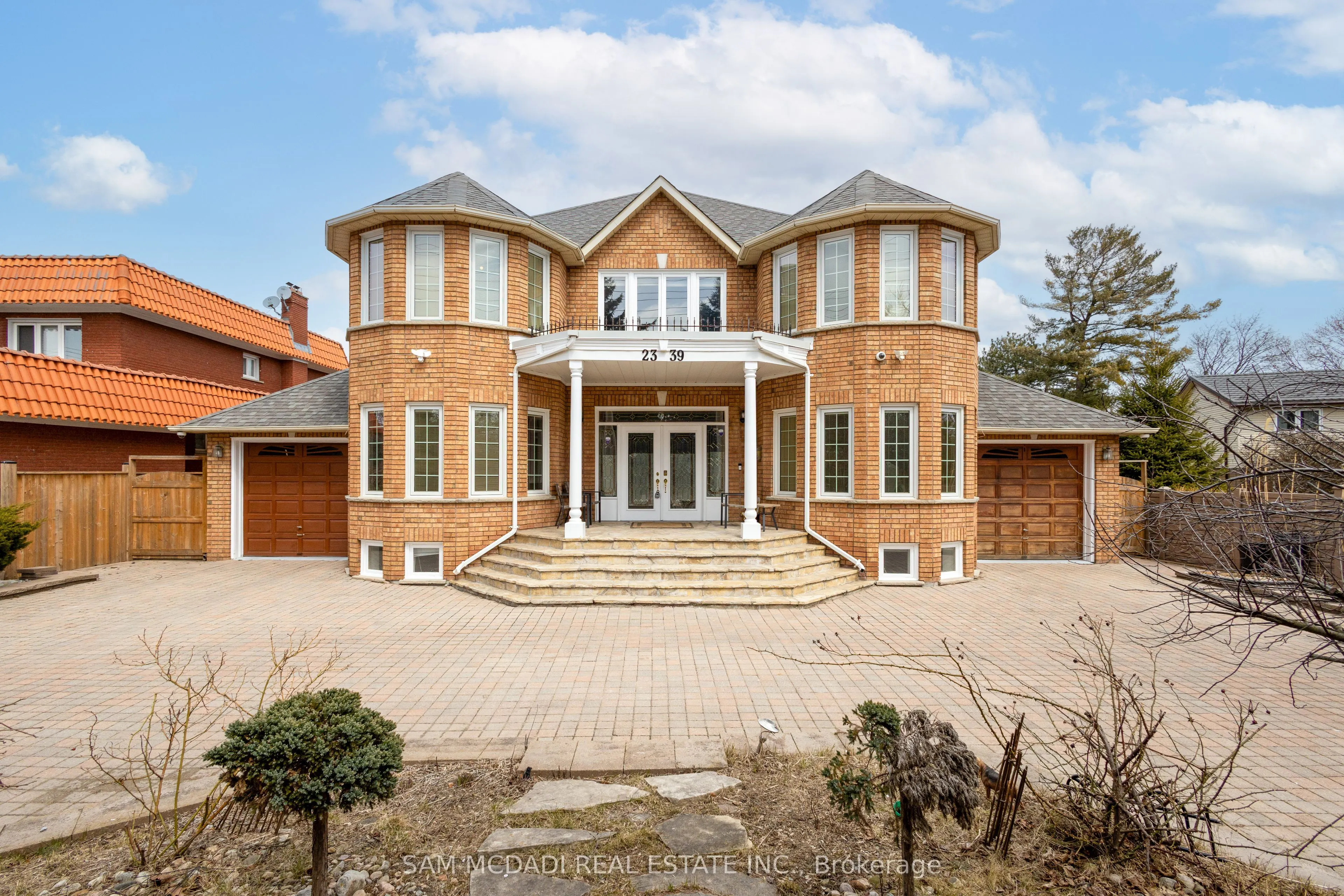 2339 Glengarry Road