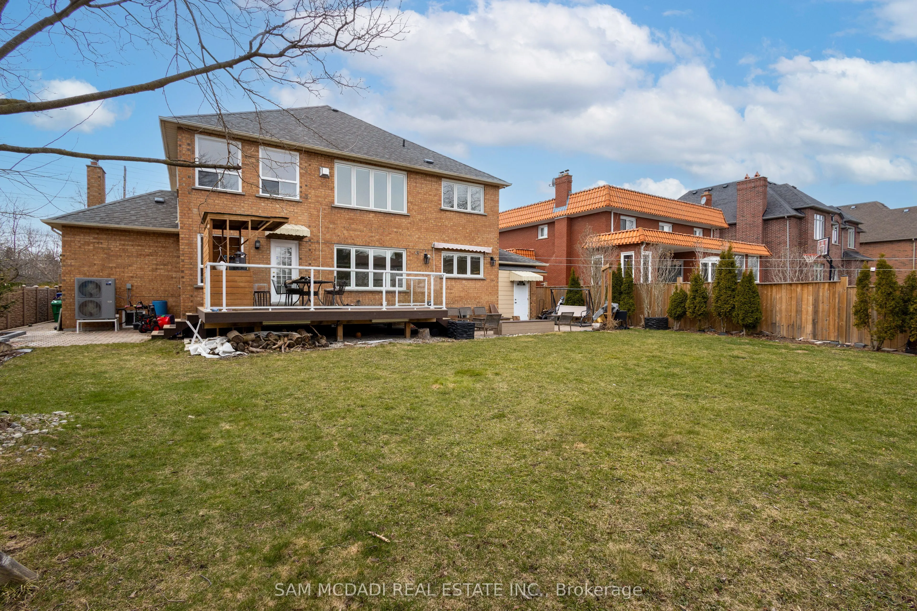 2339 Glengarry Road