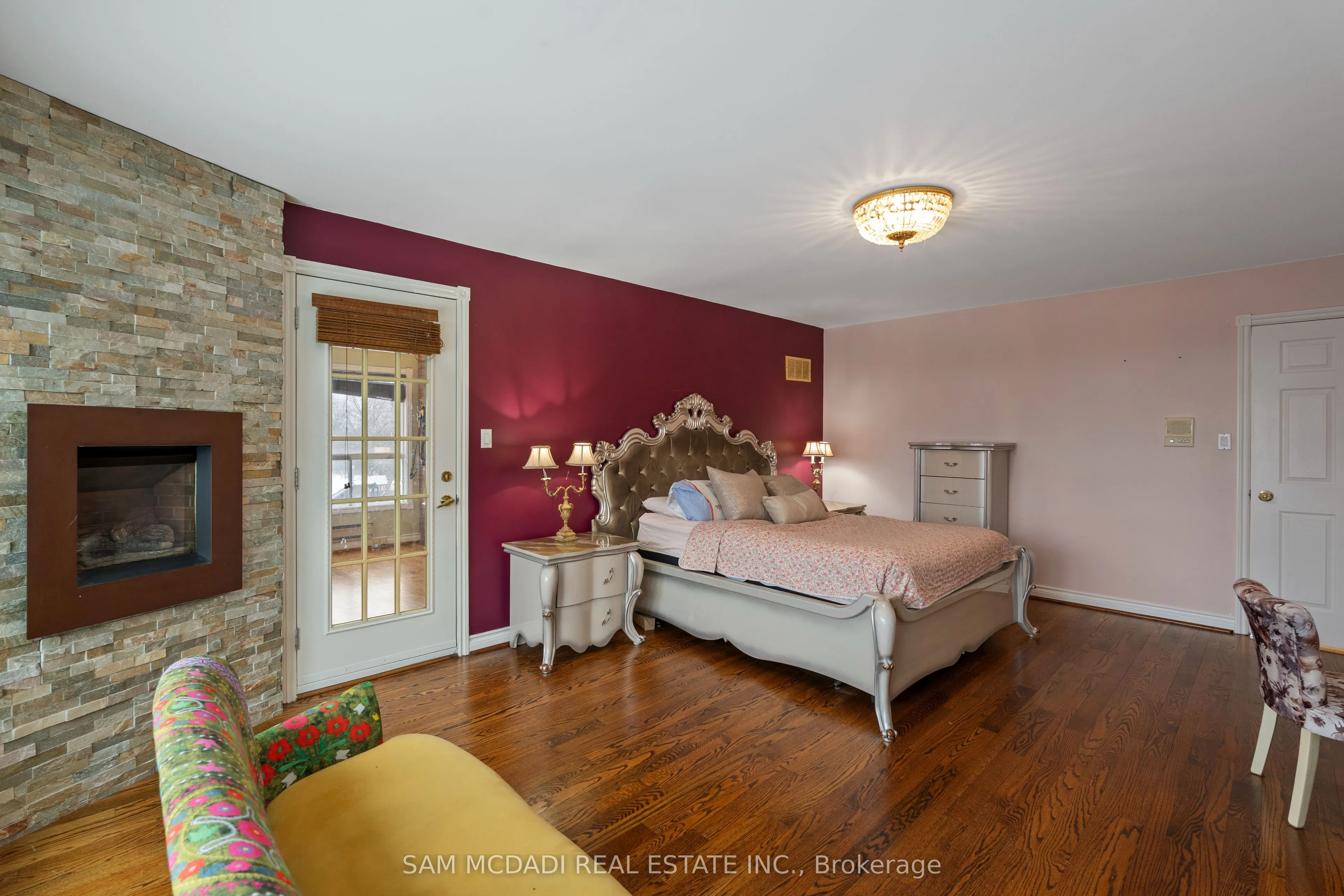 2339 Glengarry Road