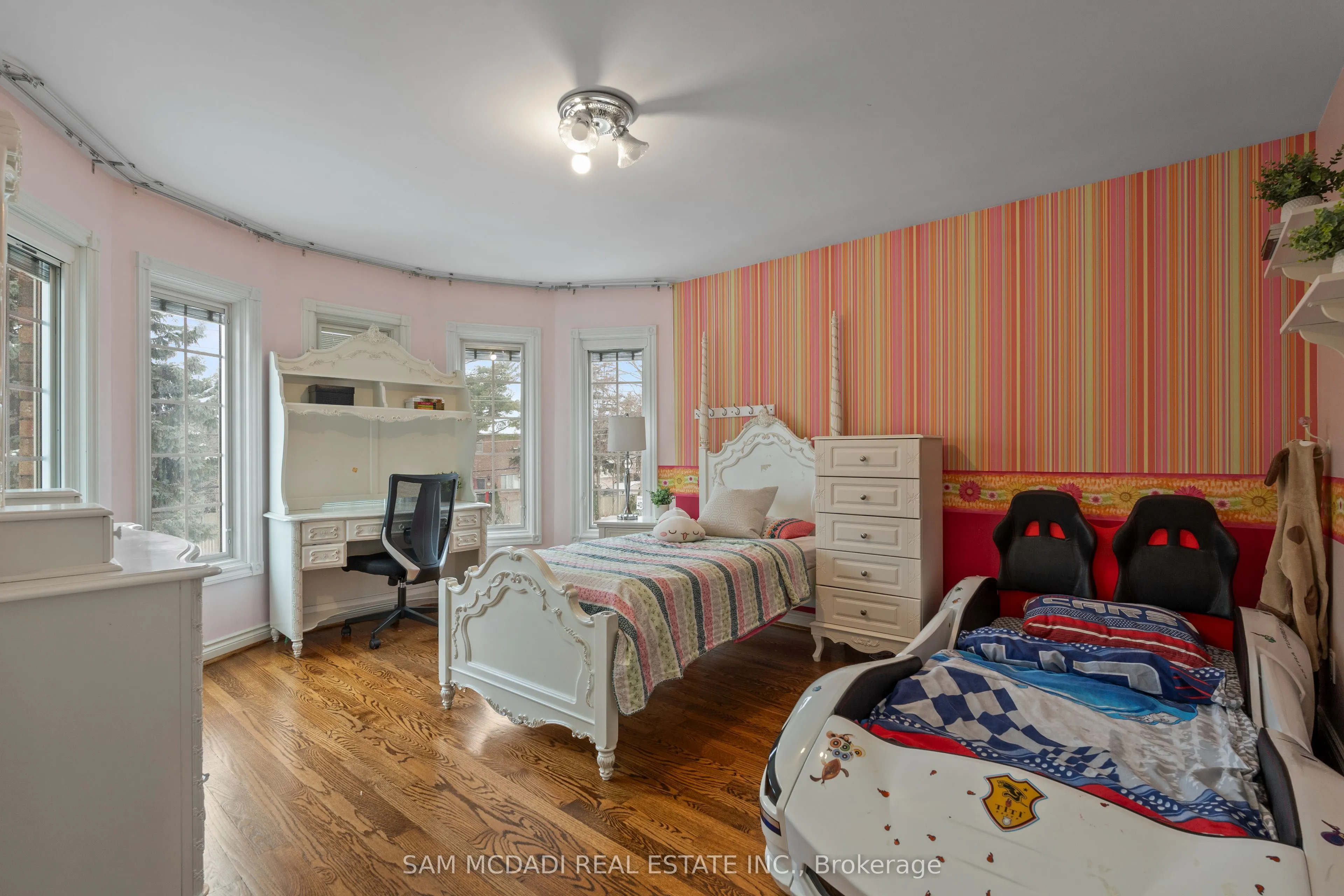 2339 Glengarry Road