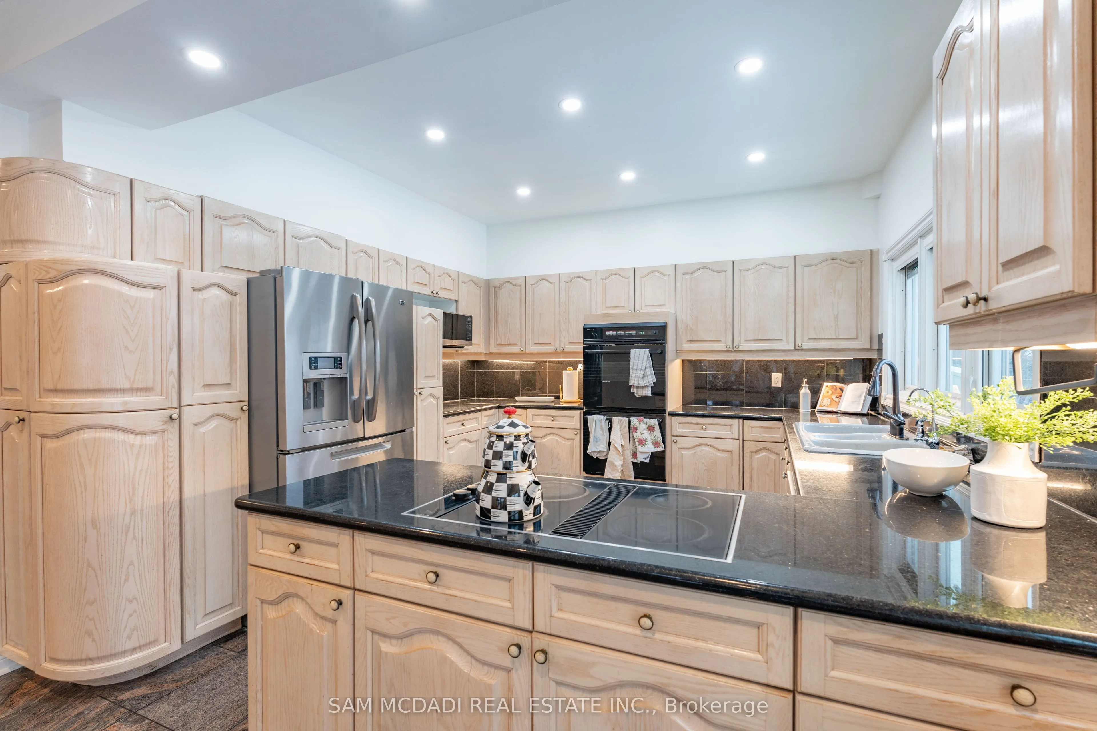 2339 Glengarry Road