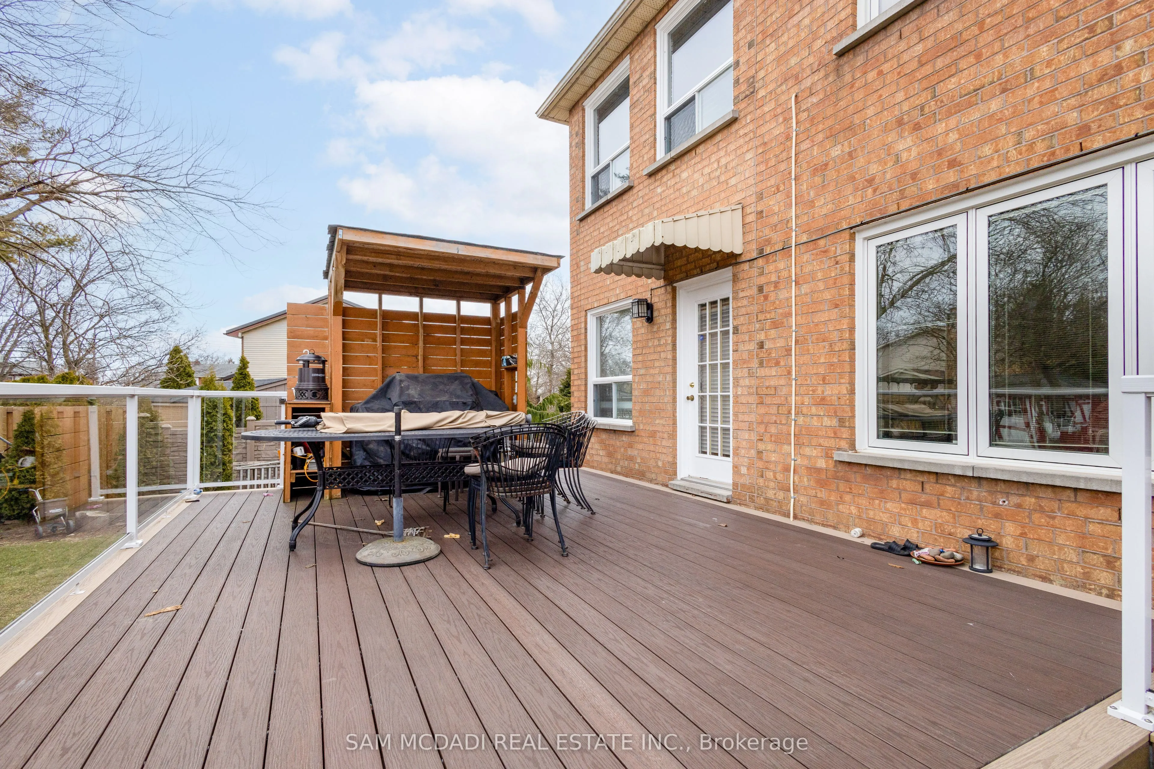 2339 Glengarry Road
