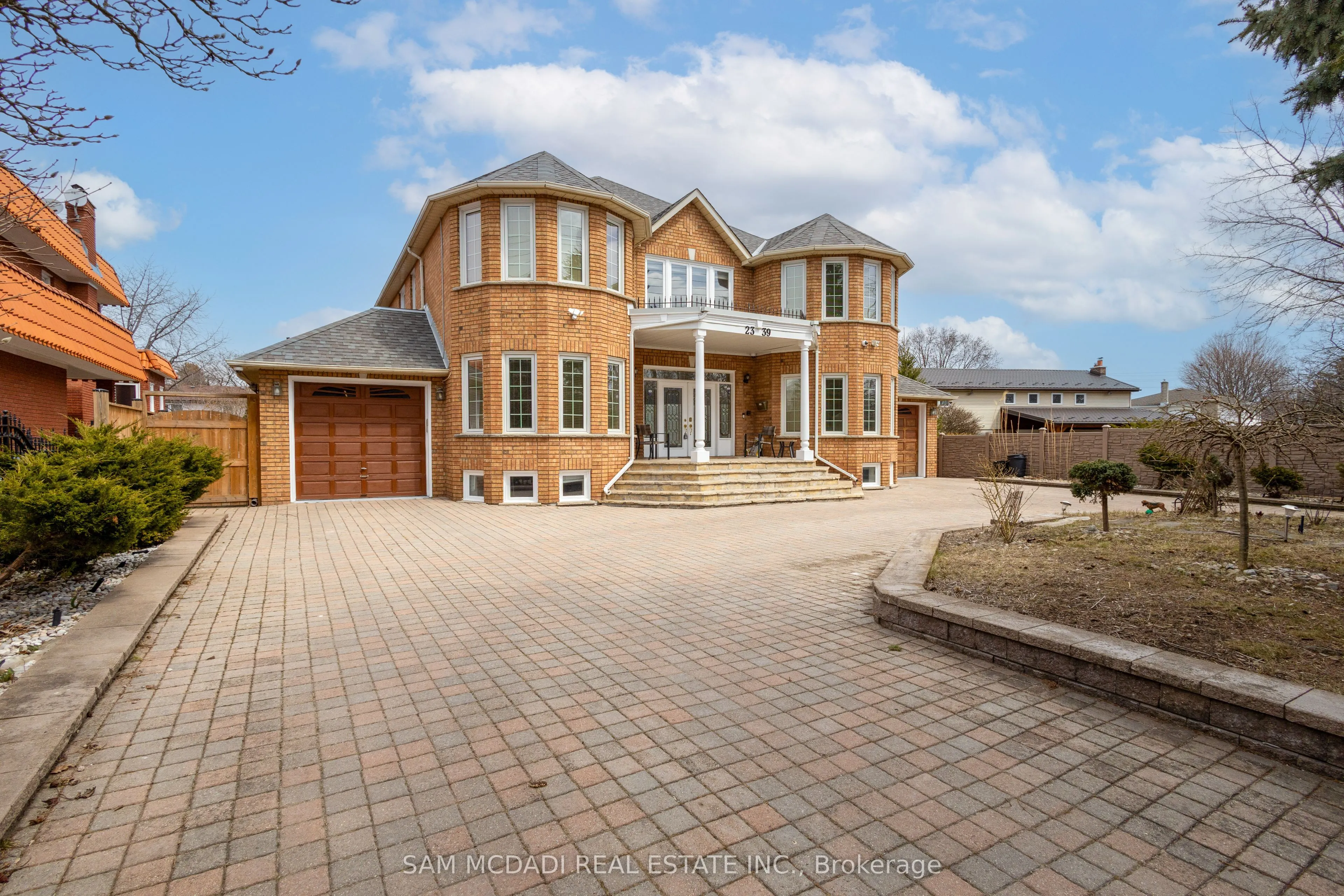 2339 Glengarry Road