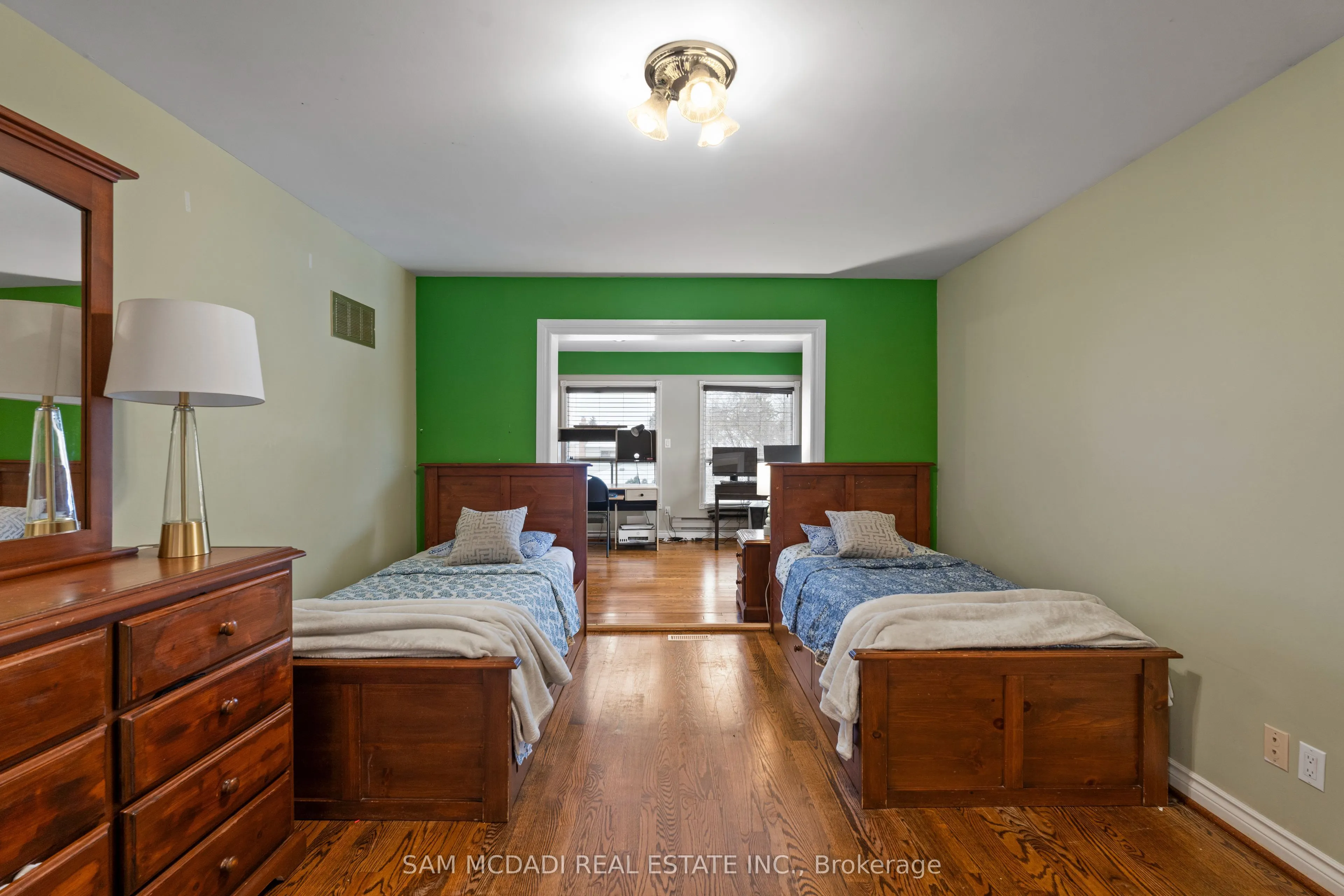 2339 Glengarry Road