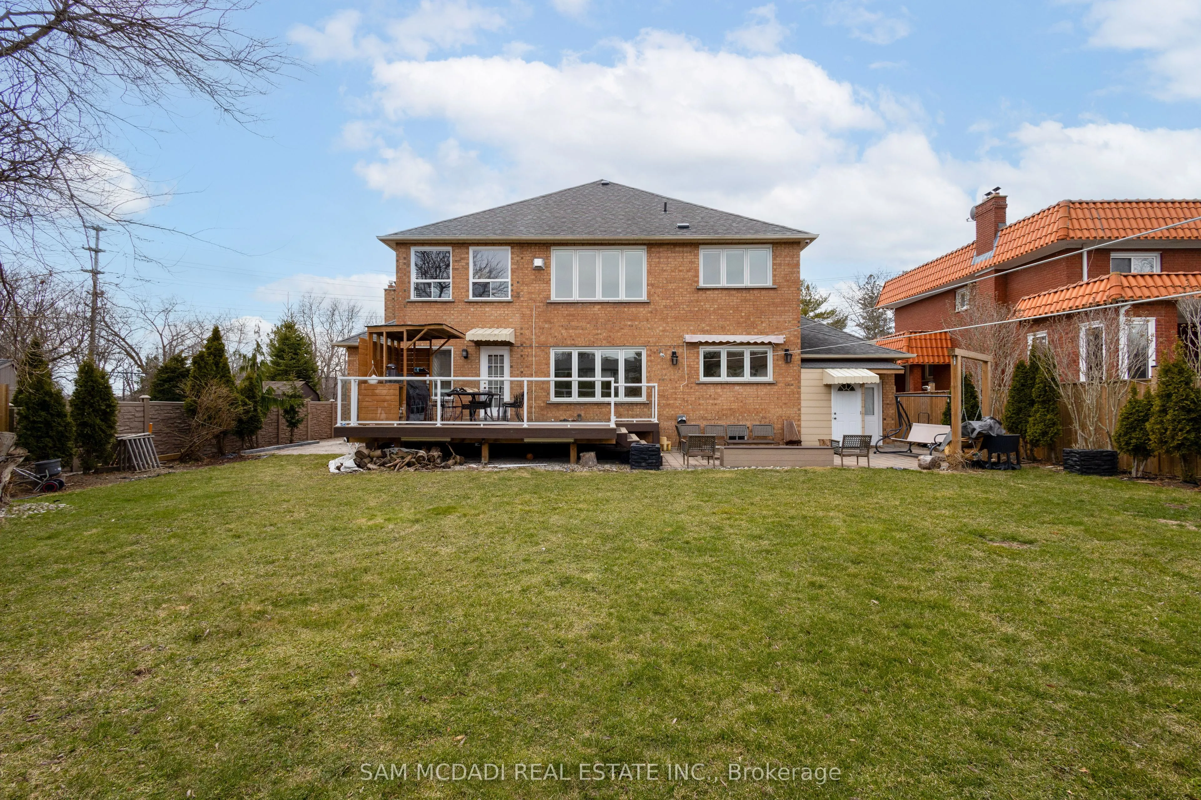 2339 Glengarry Road
