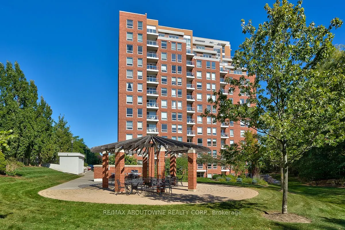 60 Old Mill Road, #102