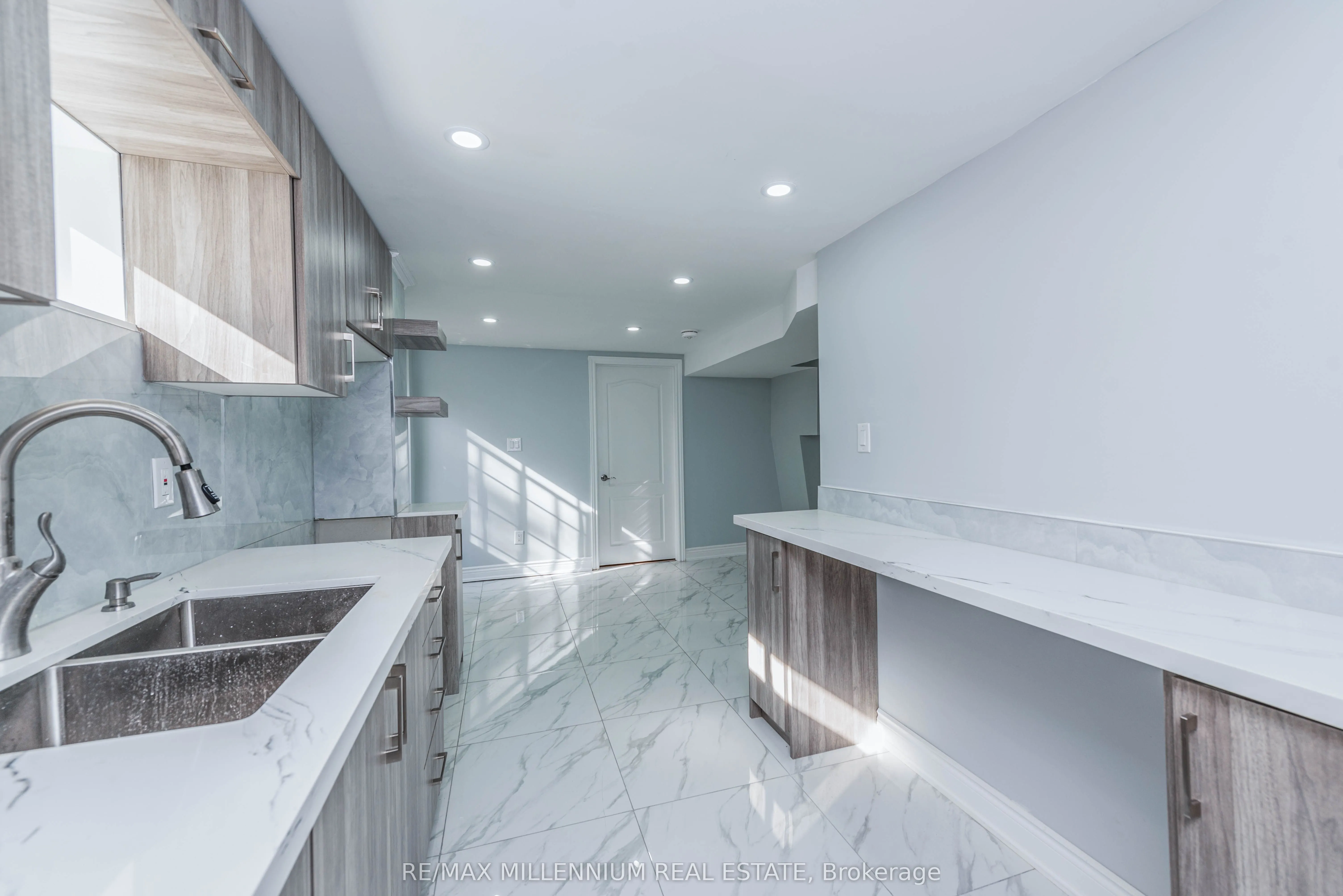 76 Raylawn Crescent