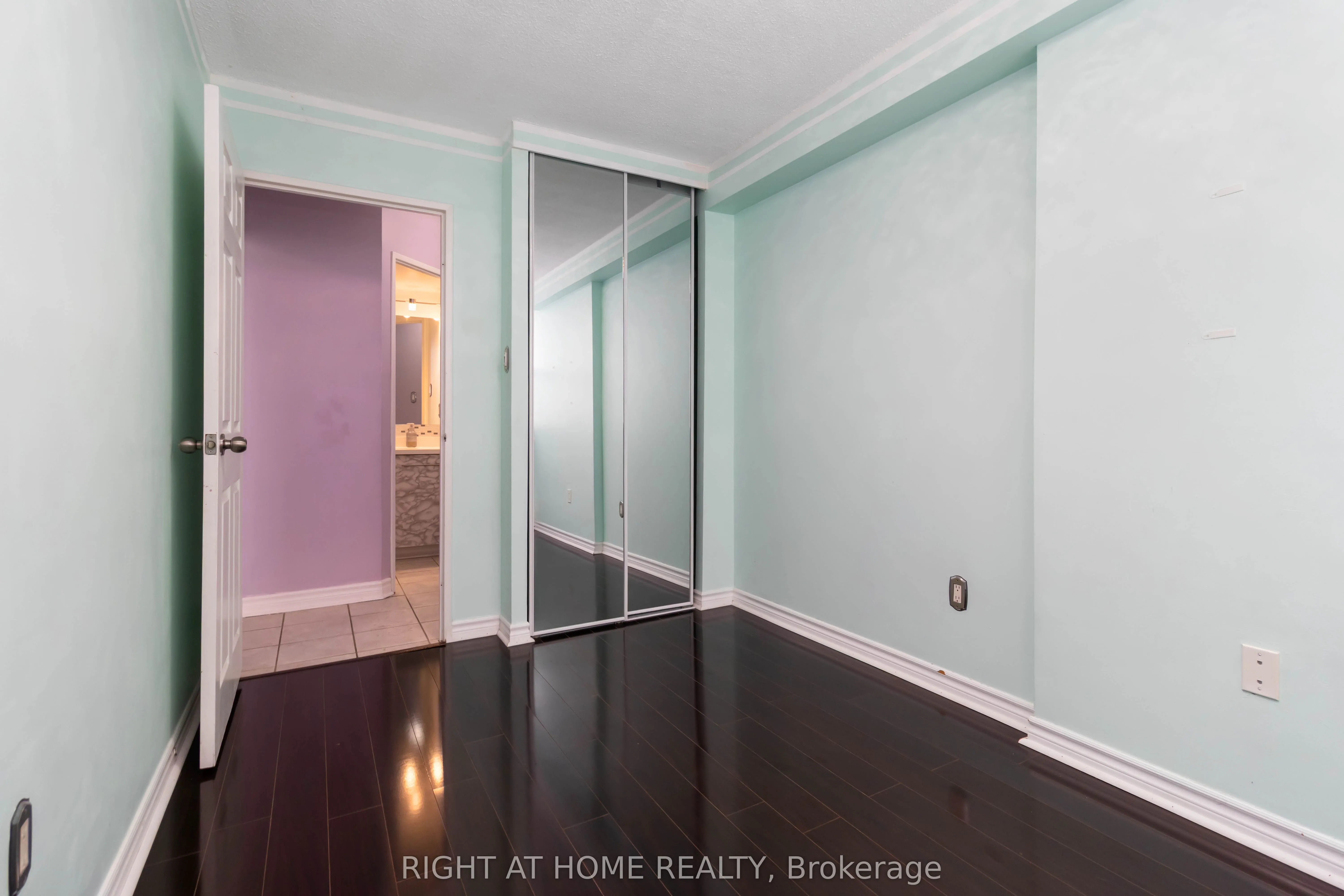 3501 Glen Erin Drive, #1207