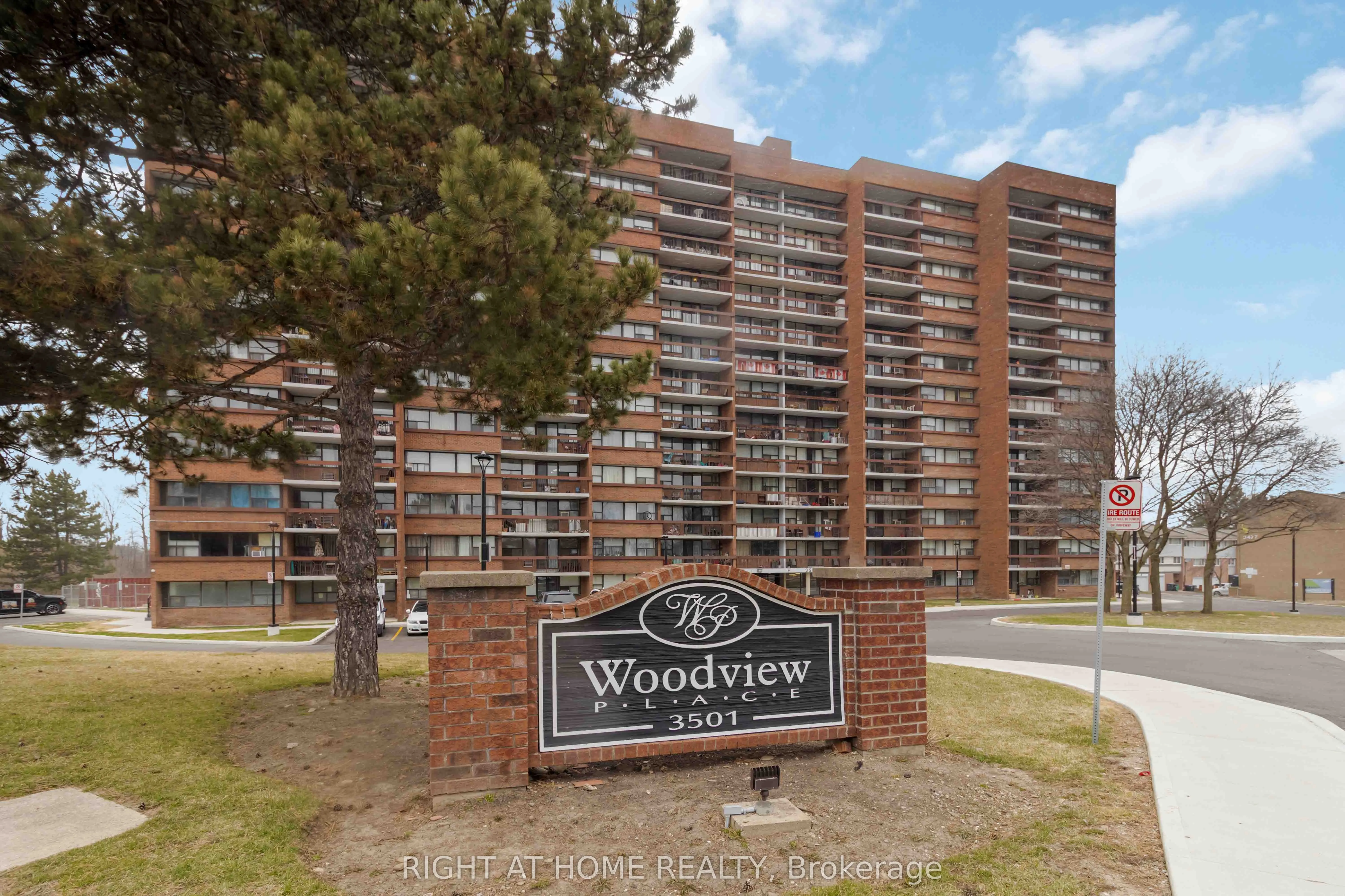 3501 Glen Erin Drive, #1207