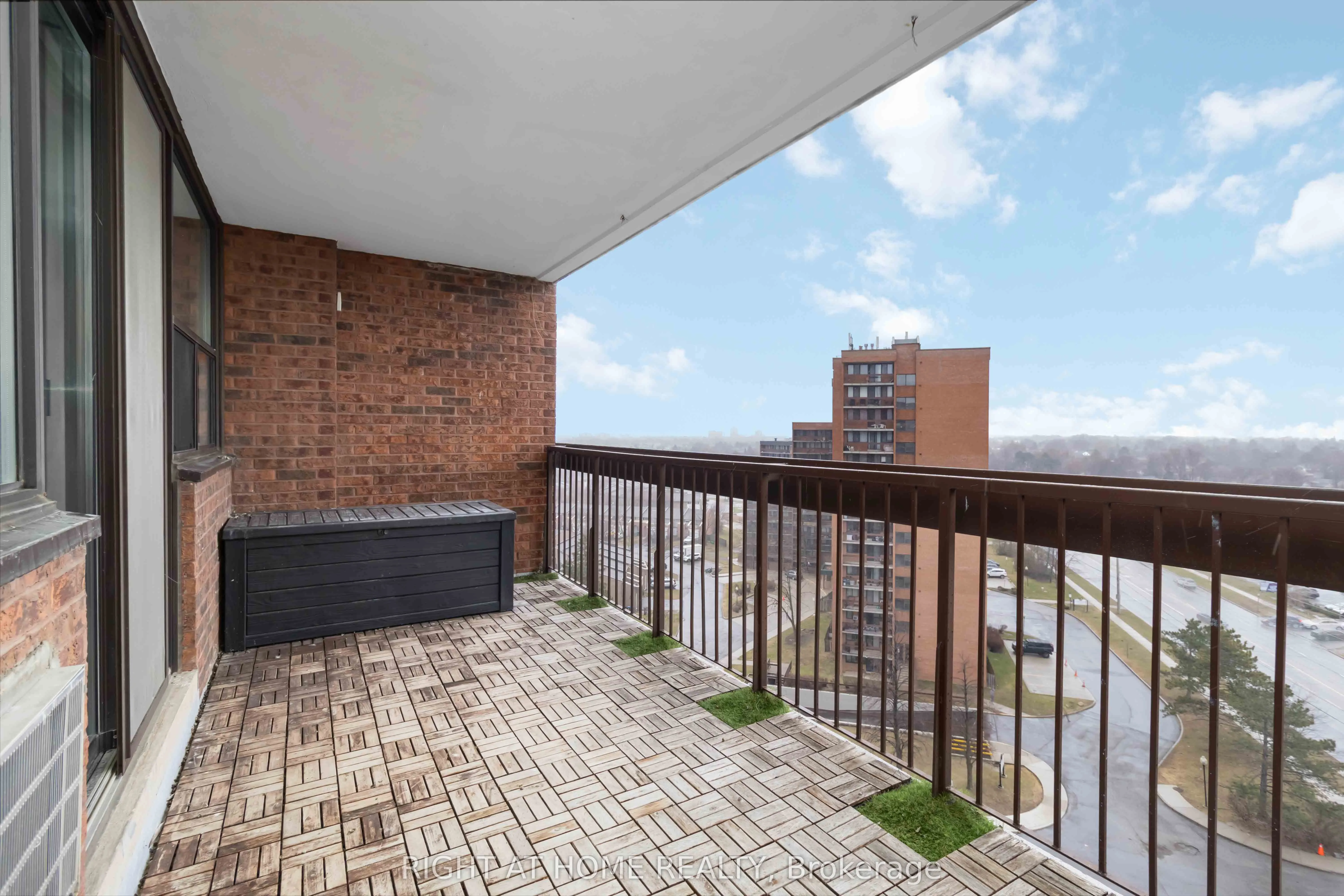 3501 Glen Erin Drive, #1207