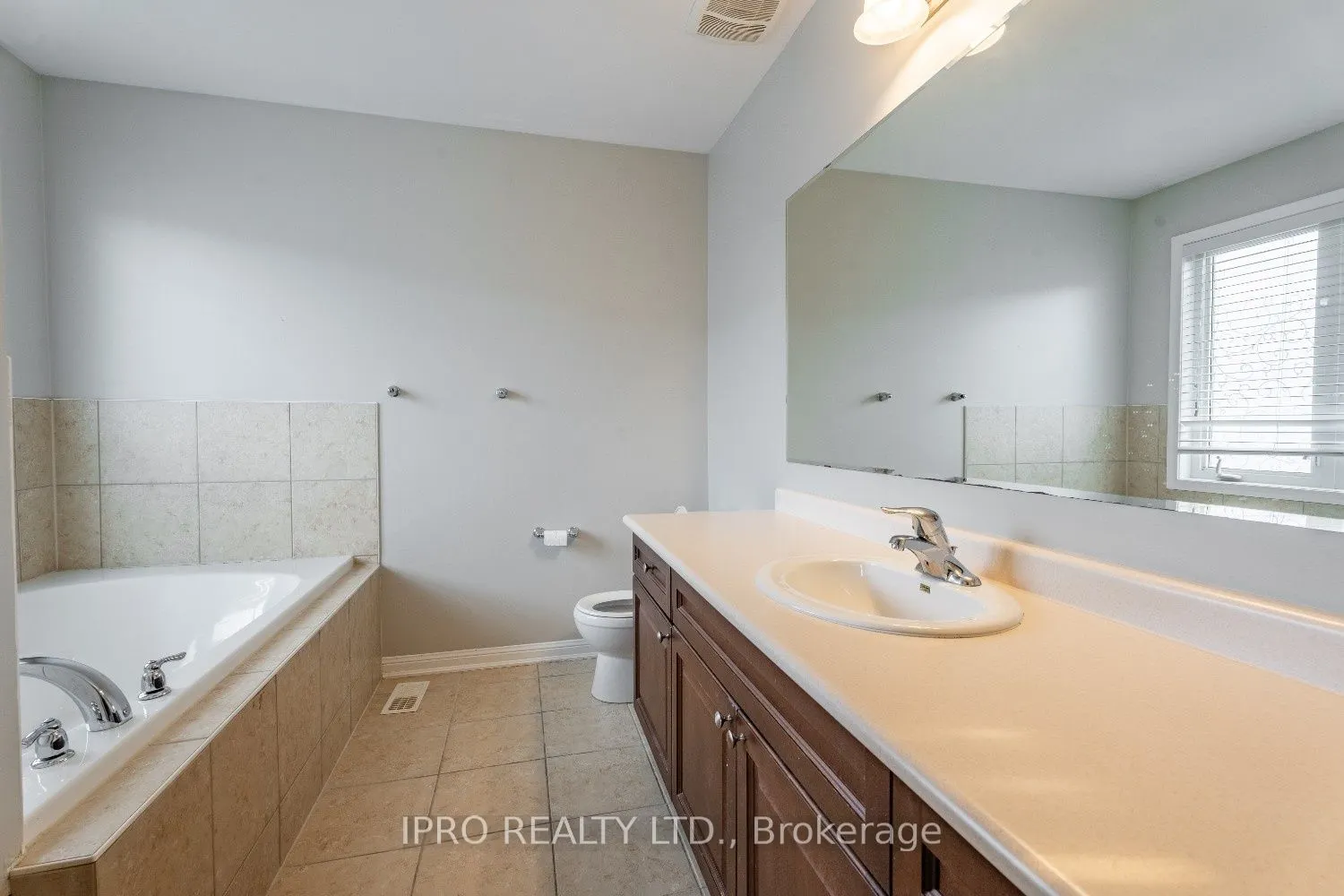 1136 Solomon Court