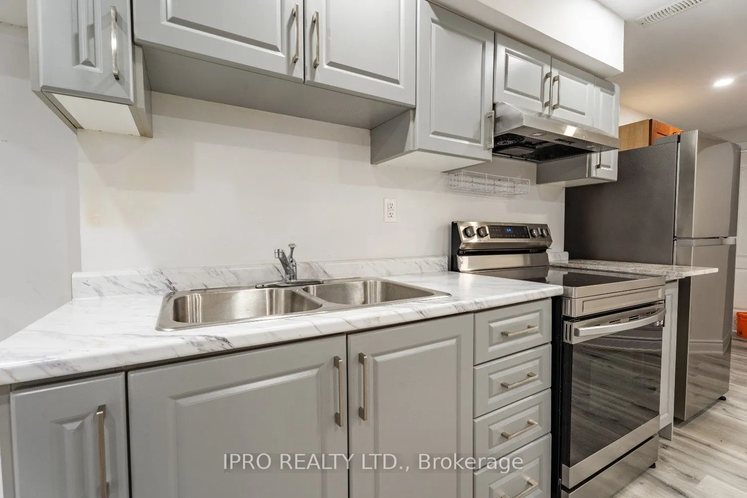 1136 Solomon Court