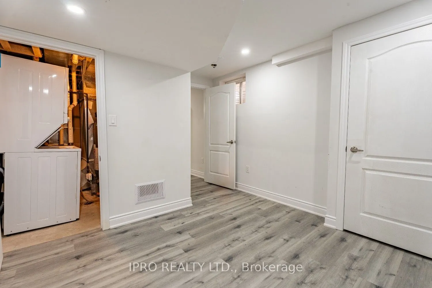 1136 Solomon Court