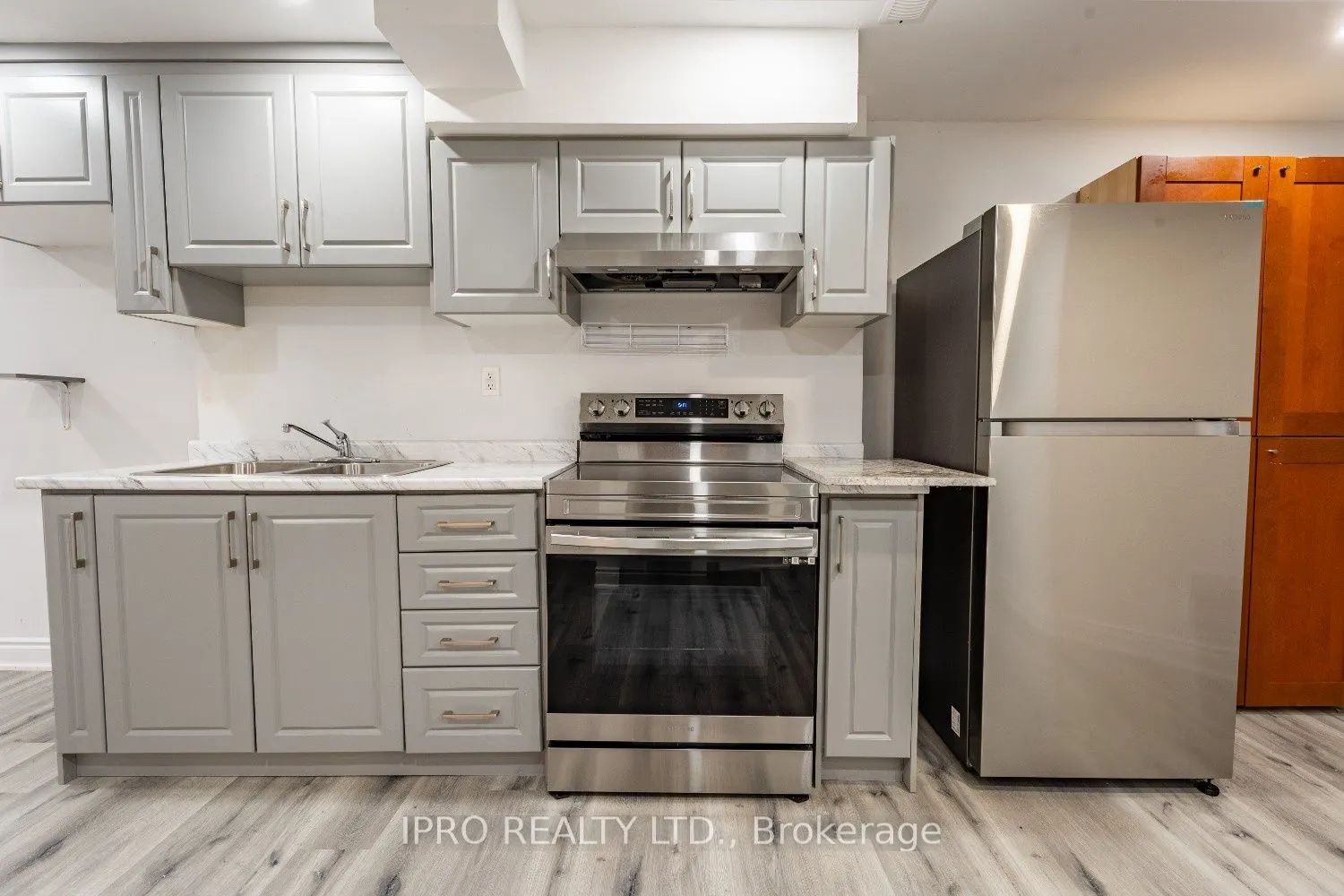 1136 Solomon Court