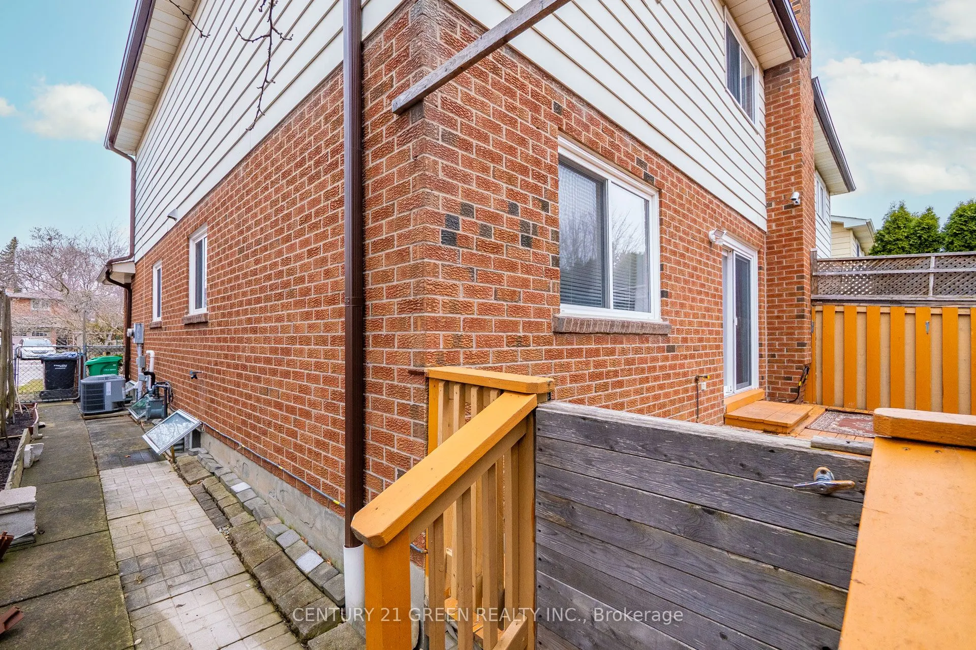 338 Hillside Drive
