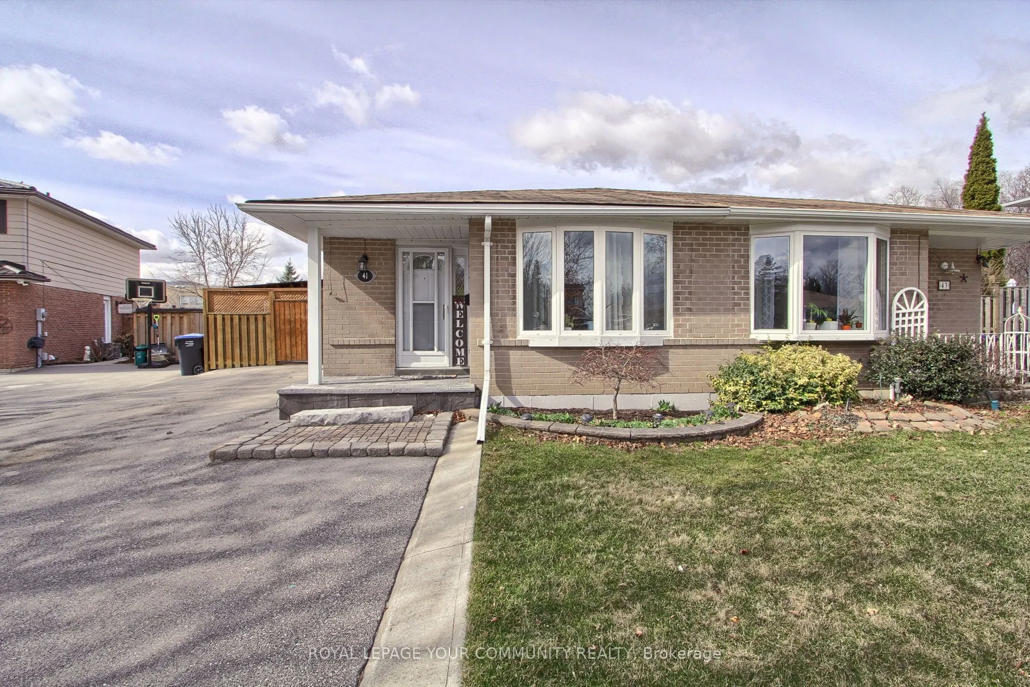 41 Mandarin Crescent W