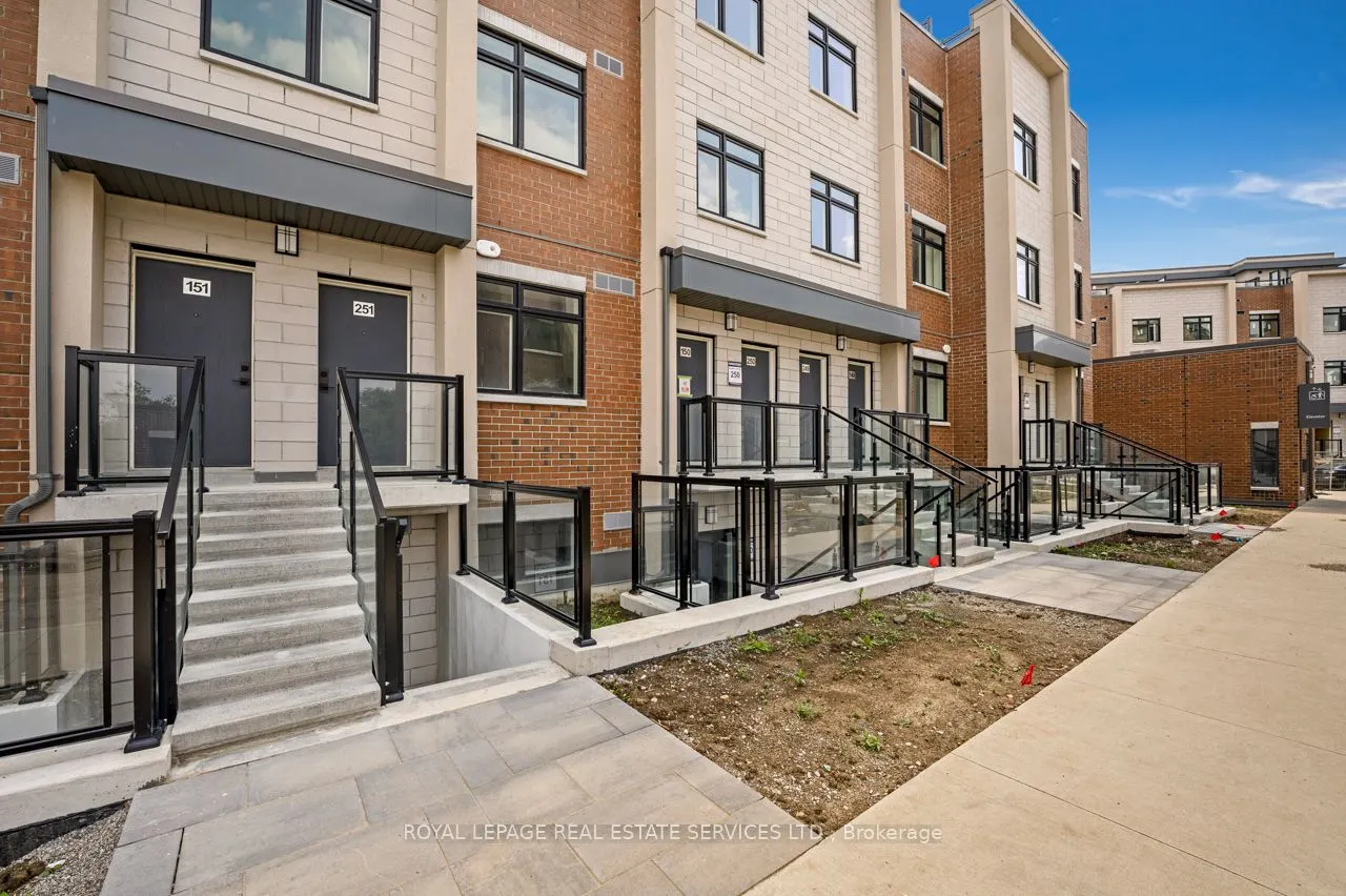 1075 Douglas McCurdy Common #251