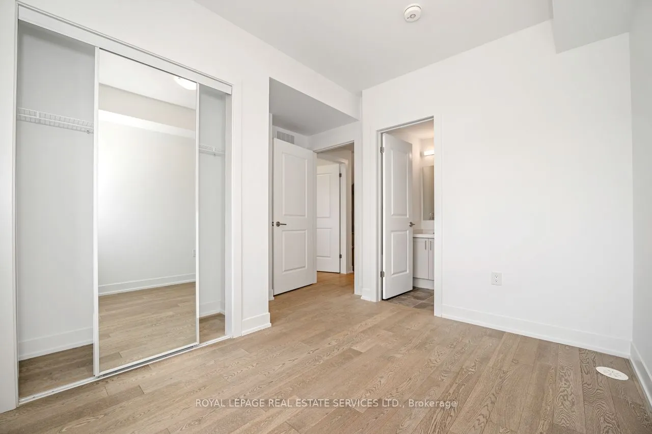 1075 Douglas McCurdy Common #251