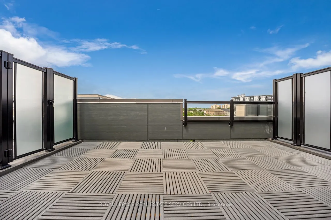 1075 Douglas McCurdy Common #251