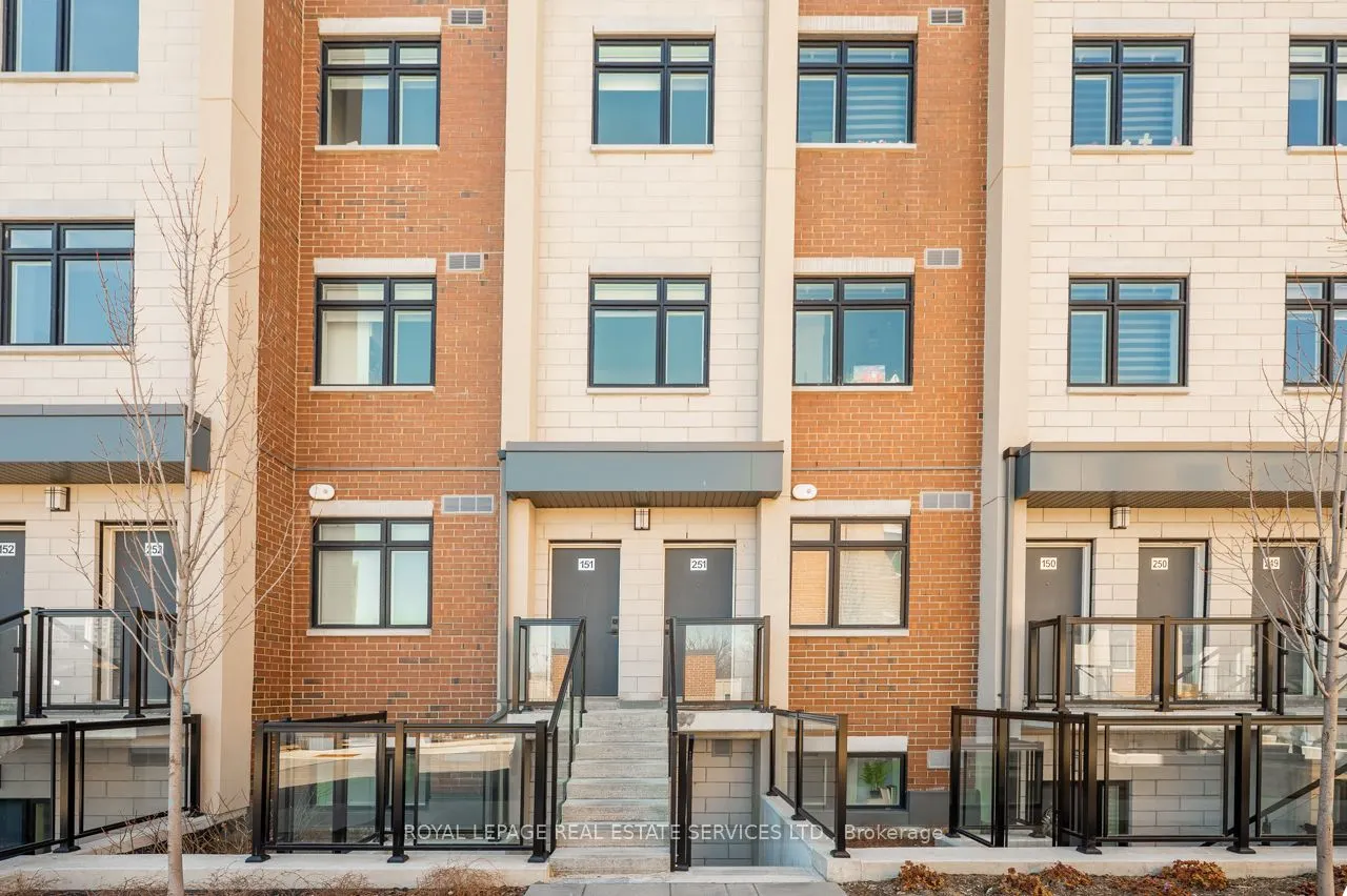 1075 Douglas McCurdy Common #251