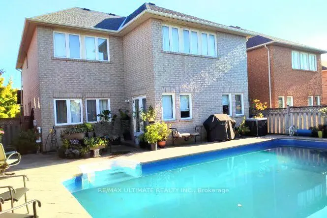 527 Ravineview Way